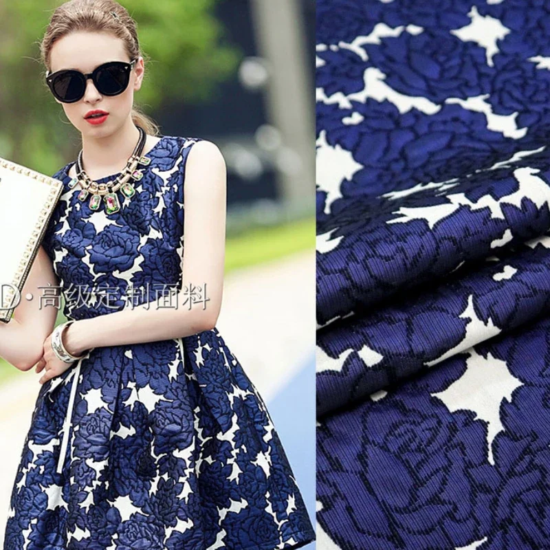 

Окрашенная в пряжу парчовая жаккардовая роза платье-тренч модный европейский брендовый дизайн для шитья оптовая продажа материал ткань на метр