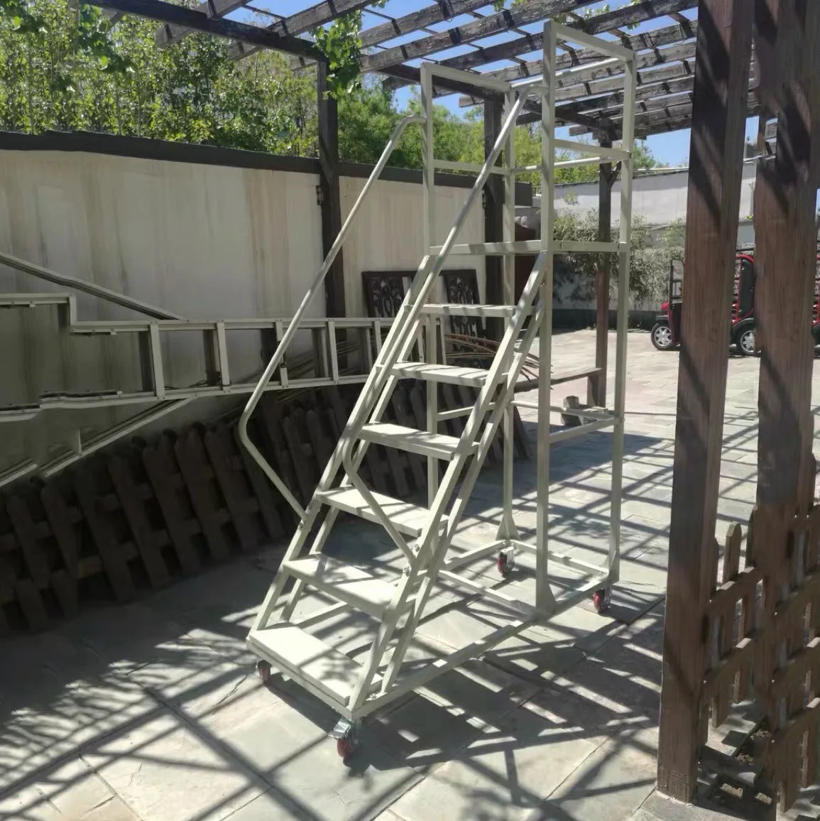 多機能金属製移動式はしご、手すり付き安全ステップラダー、倉庫・スーパーマーケット用品向け