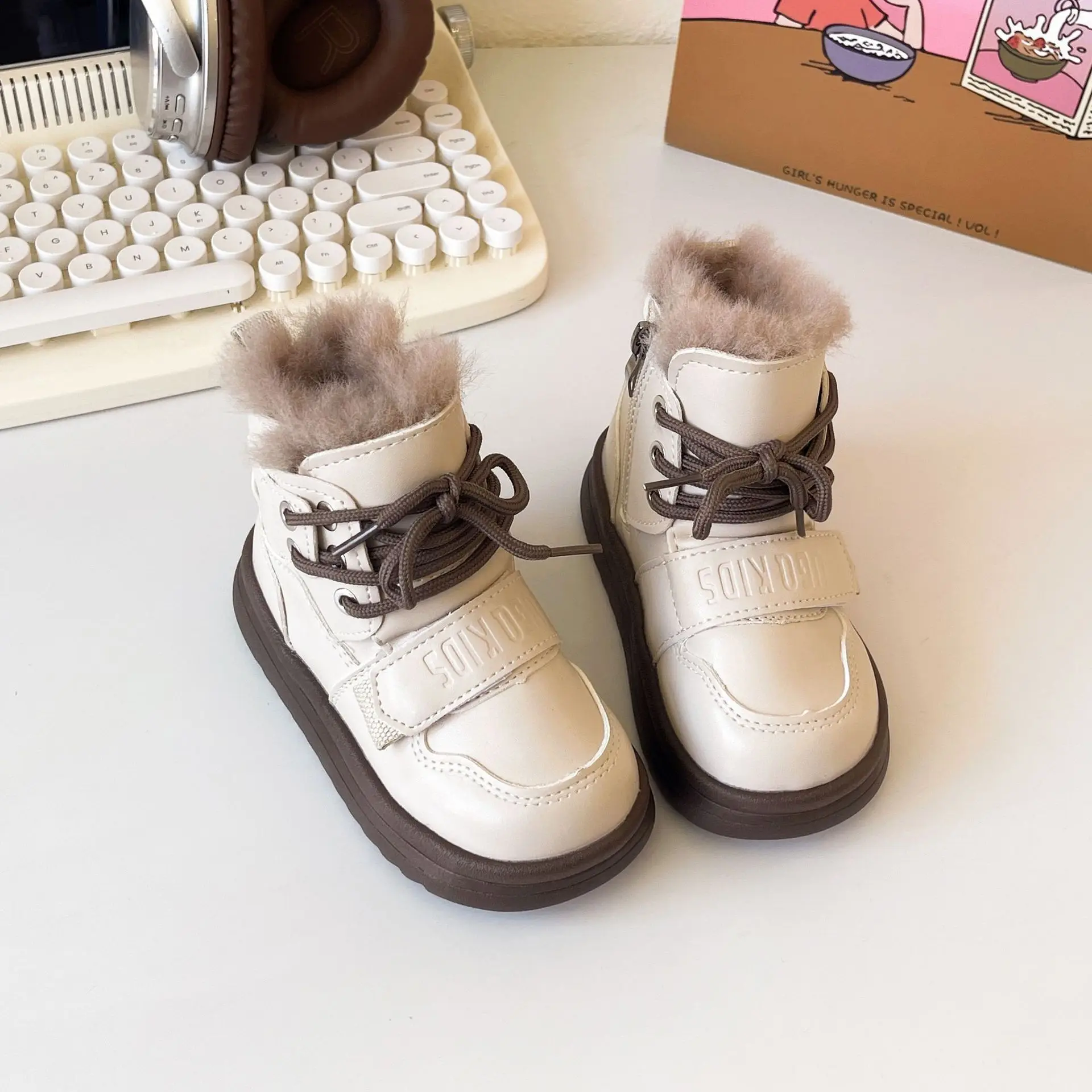 Children Boots Girls Fashion Warm Plush Winter Boots Boys Non-slip Soft Sole locomotive Boots Size 26-35