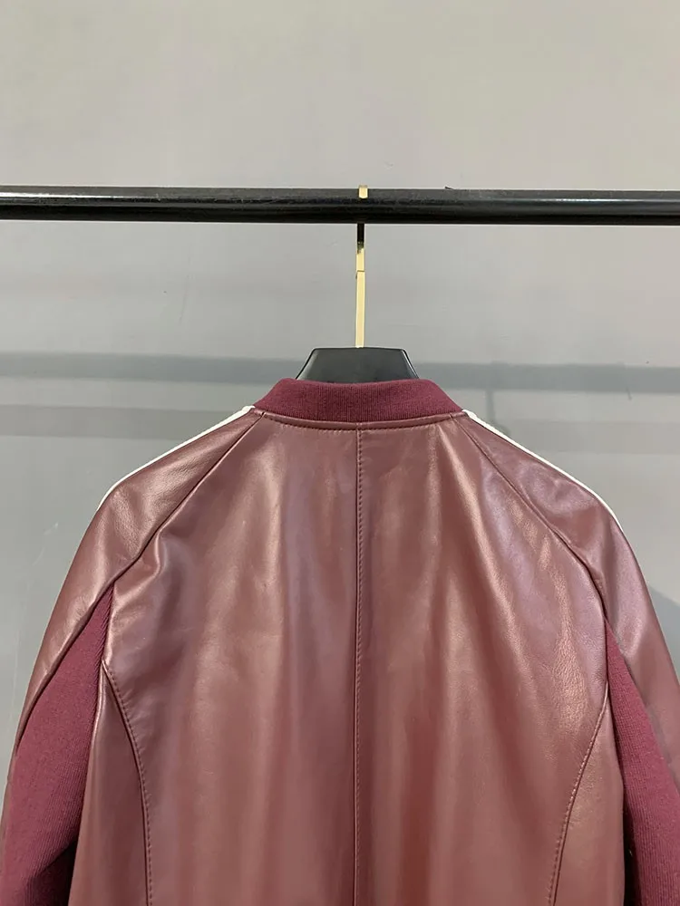 عارضة مصمم المرأة النبيذ الأحمر اللون المرقعة سترة جلد الغنم سستة نمط قصير لينة عارضة الإناث فضفاض معطف جلد حقيقي