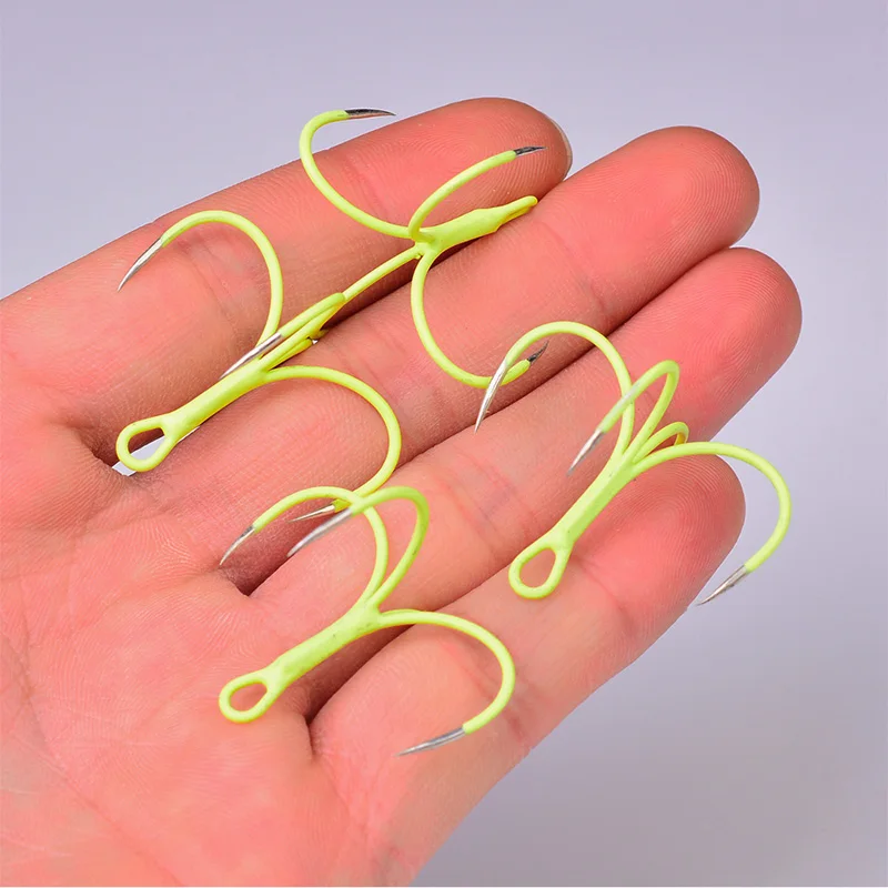 YUCONG 20PCS Luminous Quadruple Fishhook 16-18# Glow Barbless Fishing Hooks Carbon Steel Haken Four Claw Gancho pesca acessórios