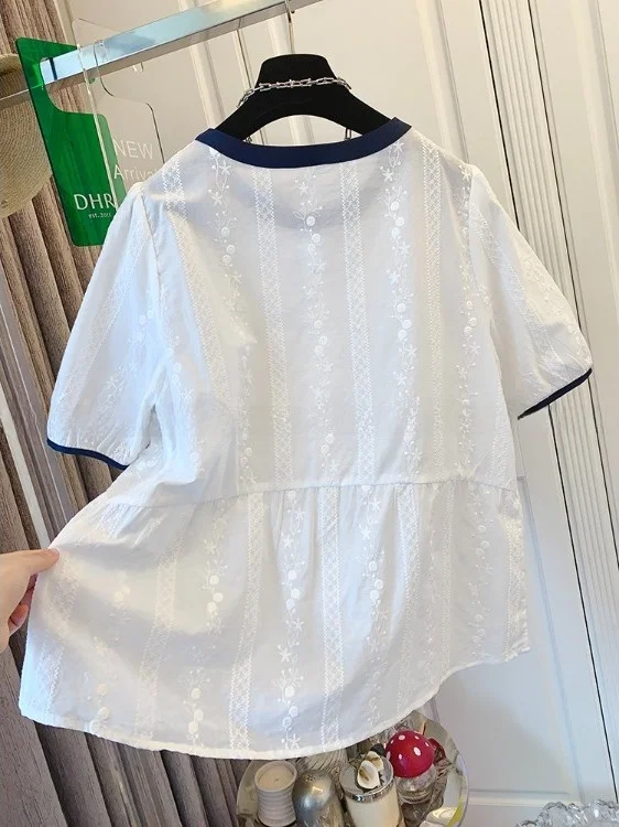 ユニークで美しい刺繍入りの女性用ファッショナブルな初夏服、ゆったりとしたラウンドネックボタンアップ