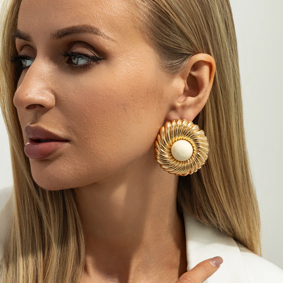 Thumbnail 4 - #50 Most Reviewed Stud Earrings