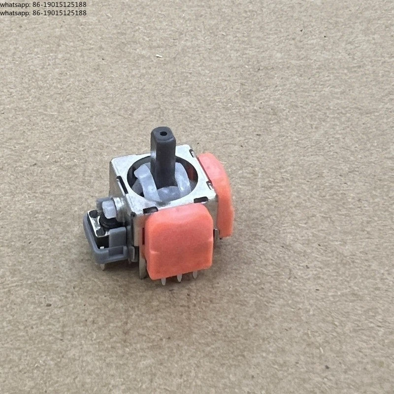 

Улучшенный джойстик (стик) с датчиком Холла для PS5/PS4 и XBOX (второе поколение)