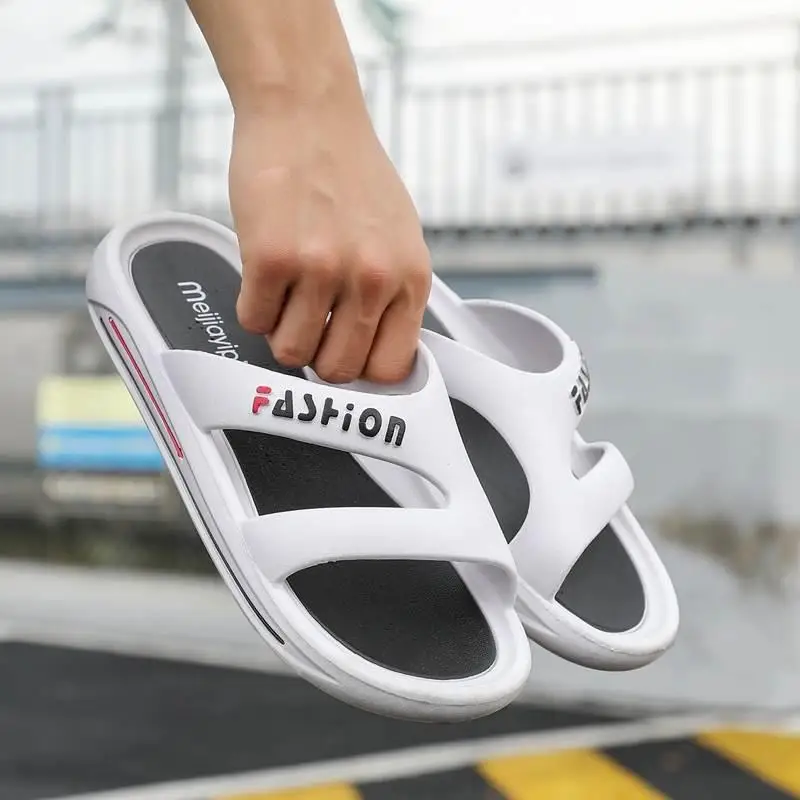 Extra Large Size Men's Slippers Outdoor Wear Summer Anti-Slip Deodorant Wide Comfortable Casual Slippers Breathable Slip-On S...