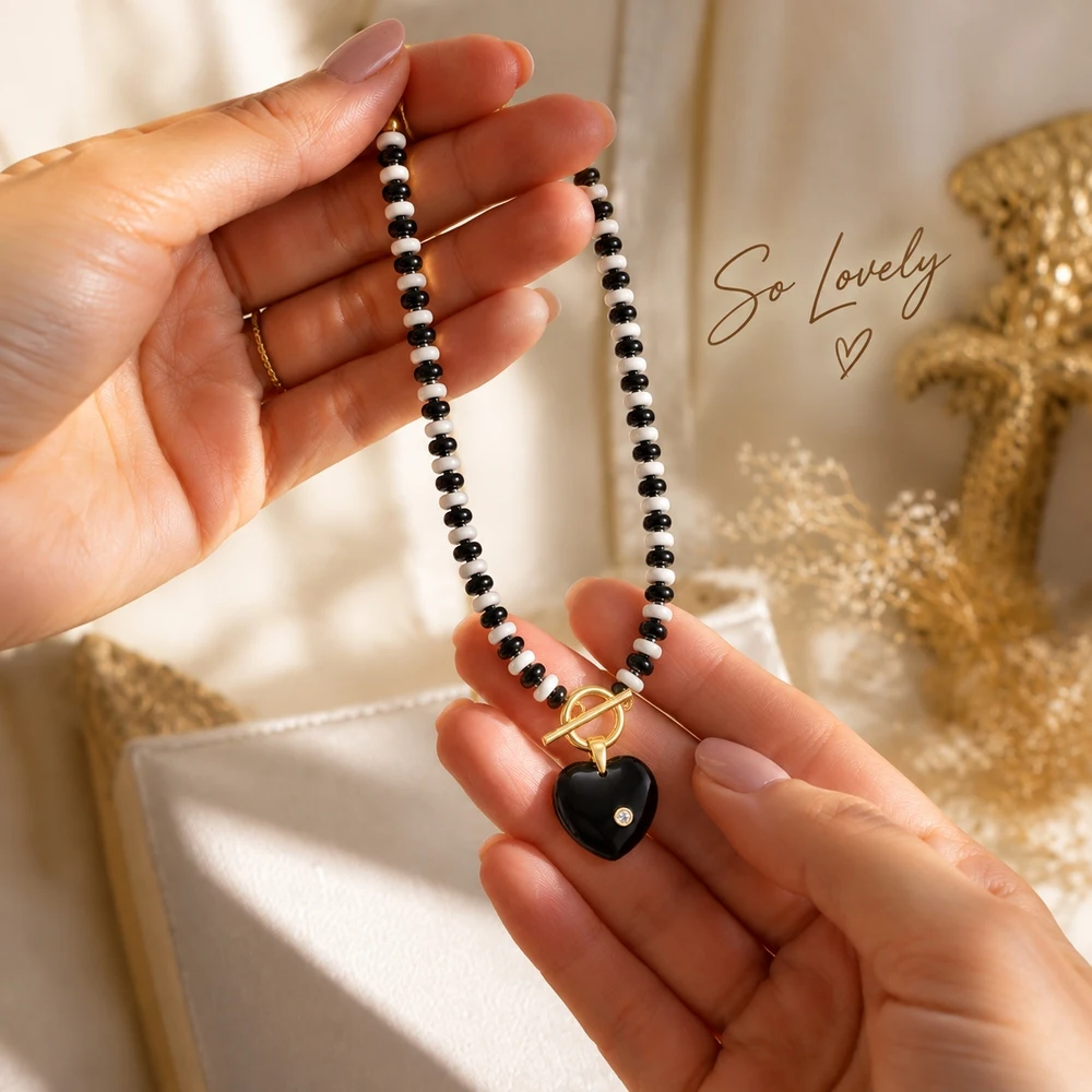 1pc Black Heart Pendant Necklace with Black and White Disc Beads Golden Toggle Clasp Elegant Trendy Party Style