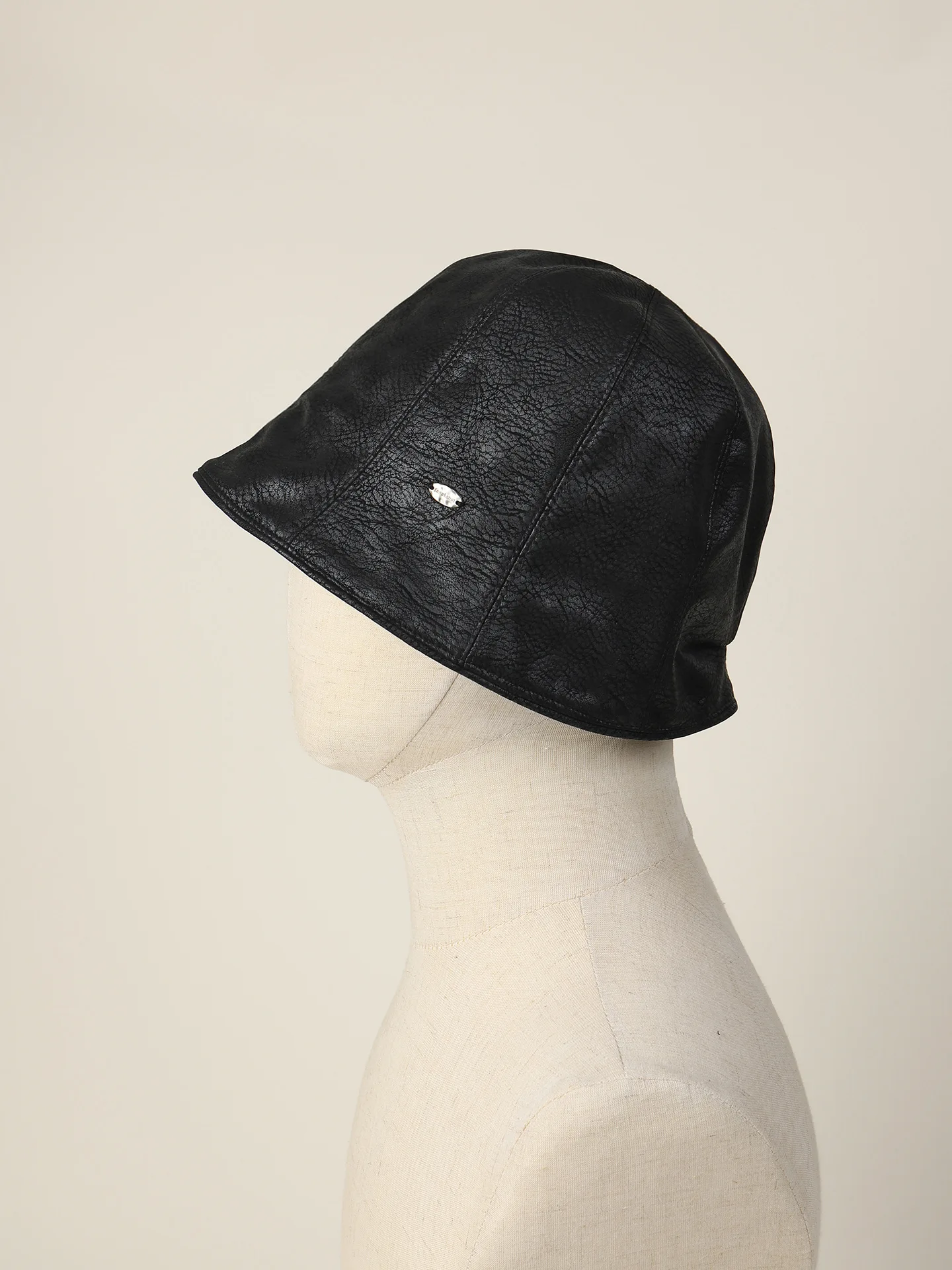 Neue PU-Leder Bucket Hats mit kurzer Krempe für Damen, Herbst- und Winter-Street-Fashion, vielseitige, lässige, einfache Hüte für Herren. – Detail 12