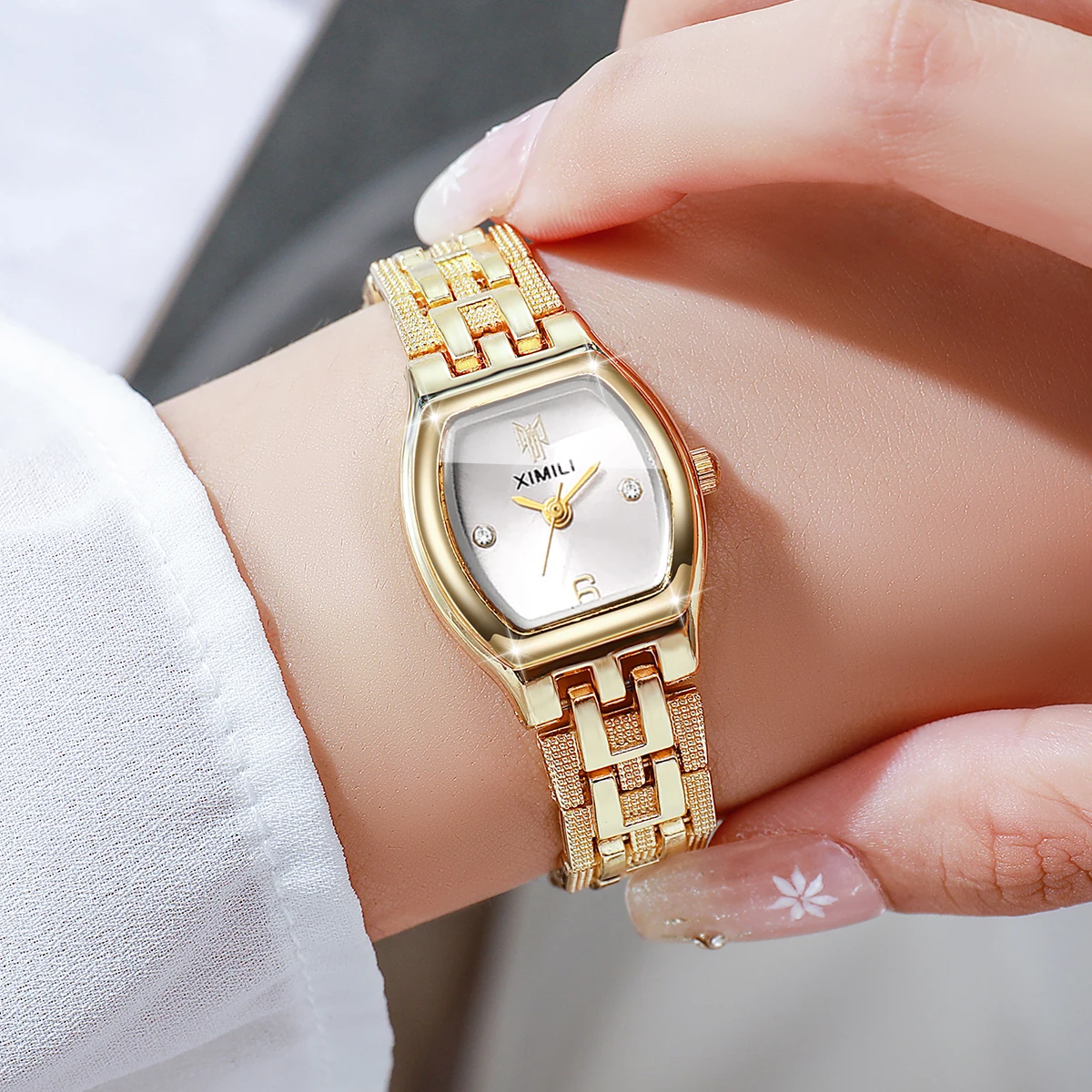 Fashion Tonneau Dial Women Quartz Watch Golden Bracelet Strap Ladies Dress Wristwatches Clock Relogio Feminino（Without Box）