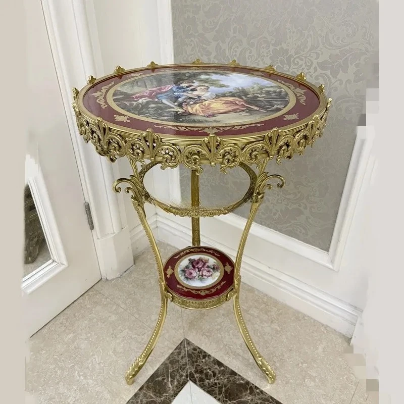 

Ретро-столик из латуни и керамики, маленький круглый, двухъярусный, красный, для двоих, приставной к дивану, с пейзажным рисунком