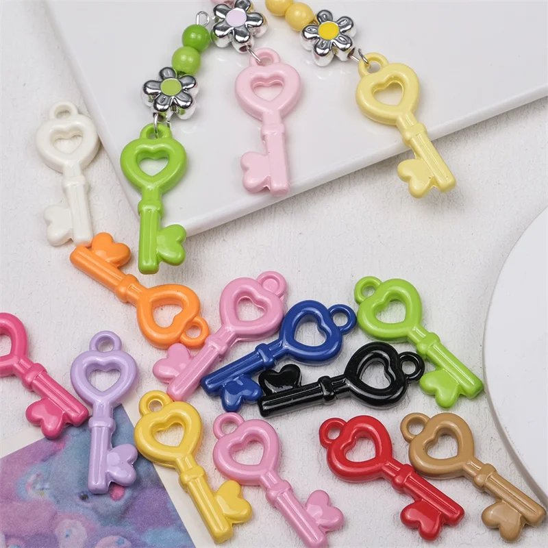 

Оптовая продажа, 100 шт./лот, цветной принт, мультяшный ключ, акриловые бусины с вешалкой, ювелирные изделия «сделай сам», кулон для одежды, аксессуар