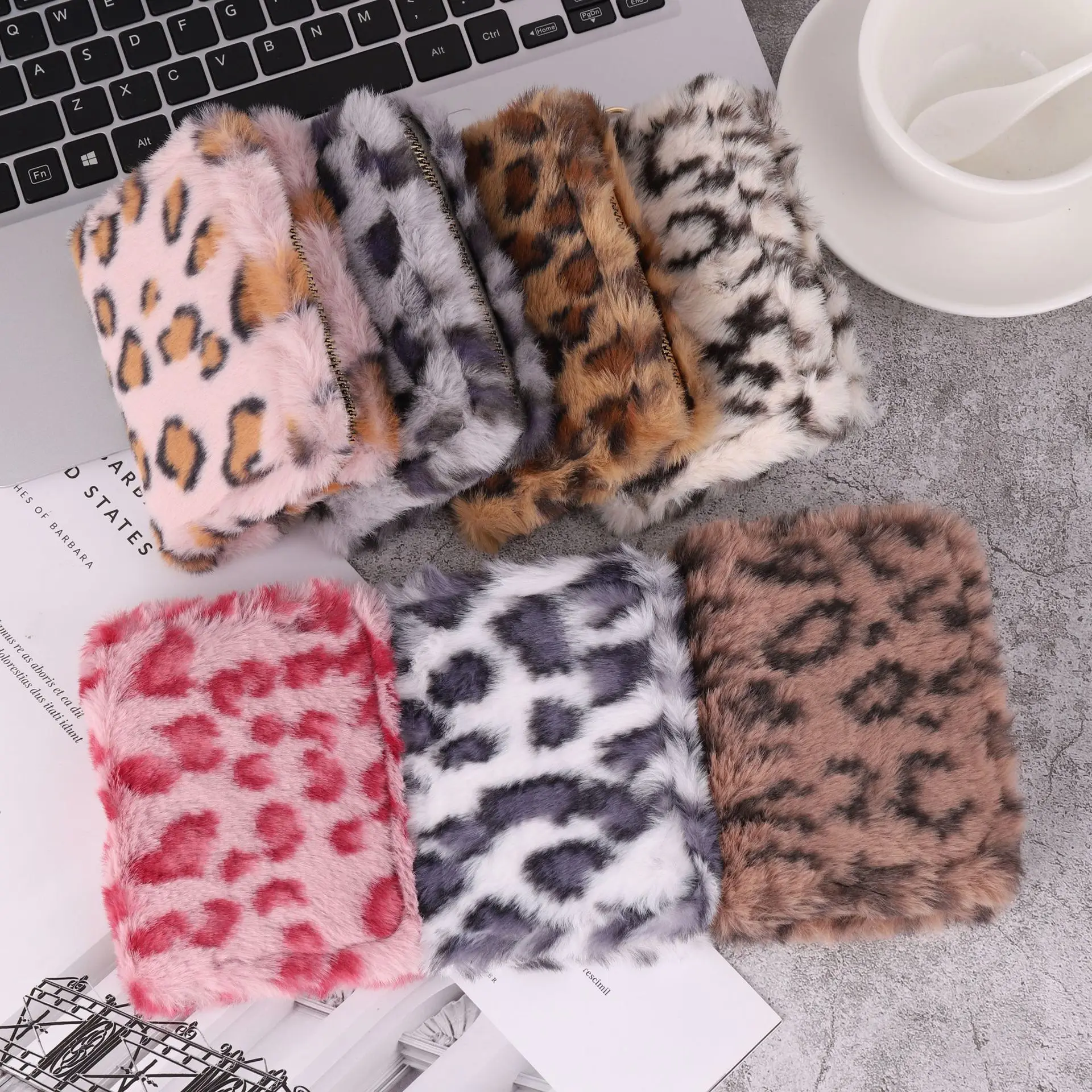 Kreatywna pluszowa portmonetka Fashion Leopard Pattern Wallet Women Zipper Keychain Clutch Purse Coin Pouch Card Bag Id Card Holder