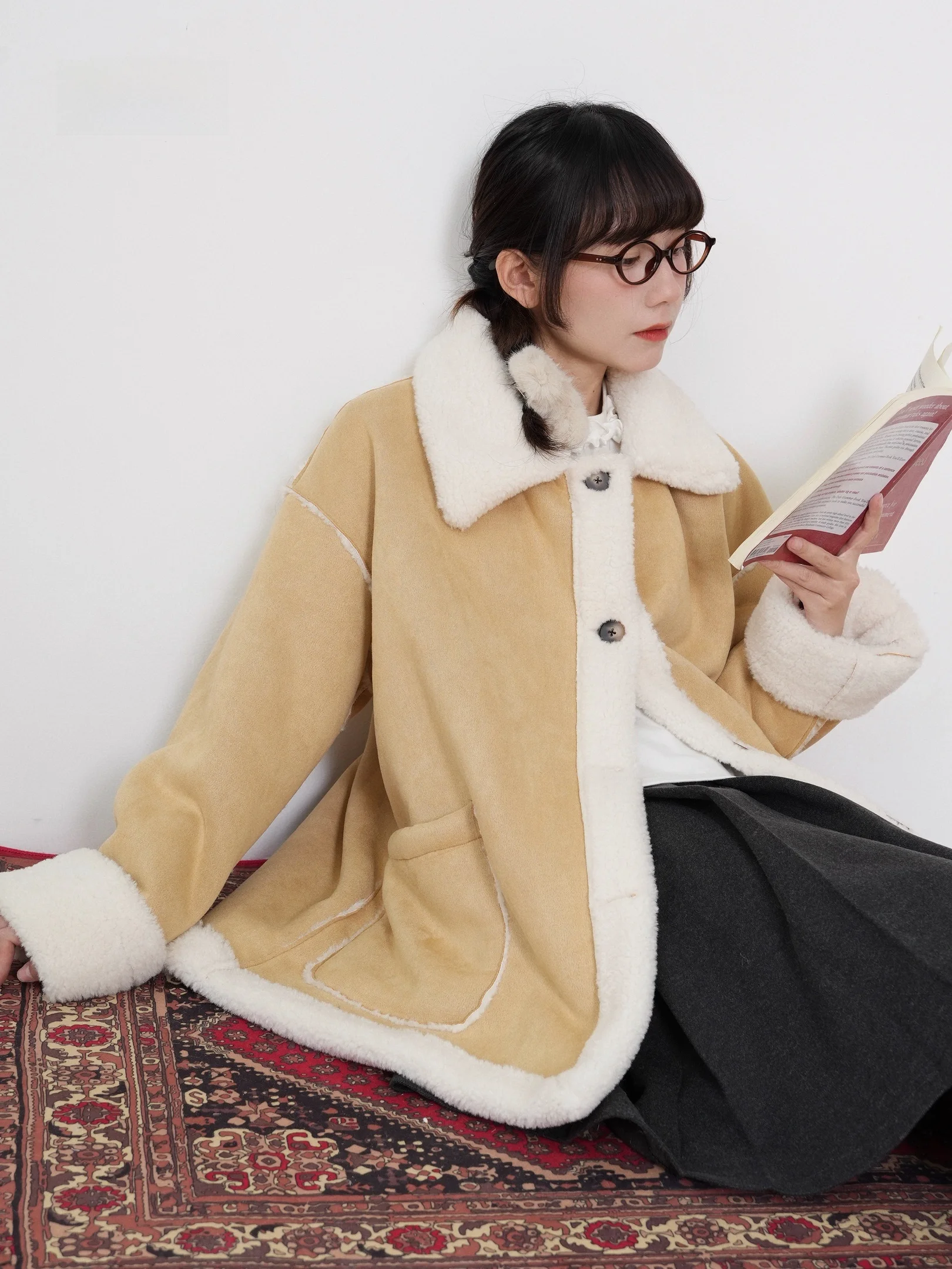 

Двустороннее носимое теплое меховое и кожаное зимнее пальто с интегрированным покрытием для поездок на работу Sle Regular Sve Long Sve средней длины, одно...