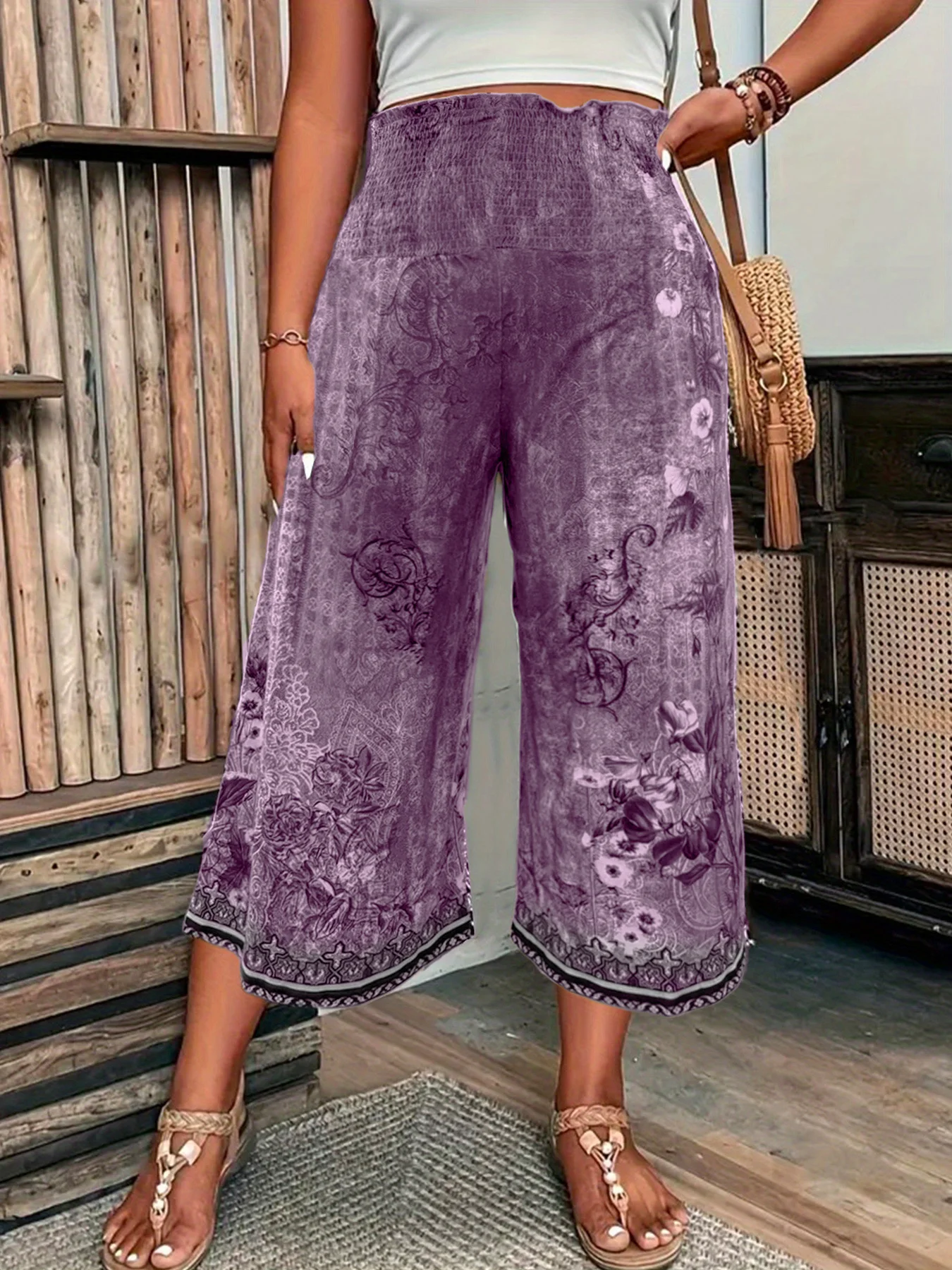 Vintage Purple Floral Paisley Border Print Plus Size Wide Leg Capri Pants, Elastic Smocked High Waist Soft Comfort Boho Casual All Season Printed Cropped Trousers With Pockets For Curvy Women view 5