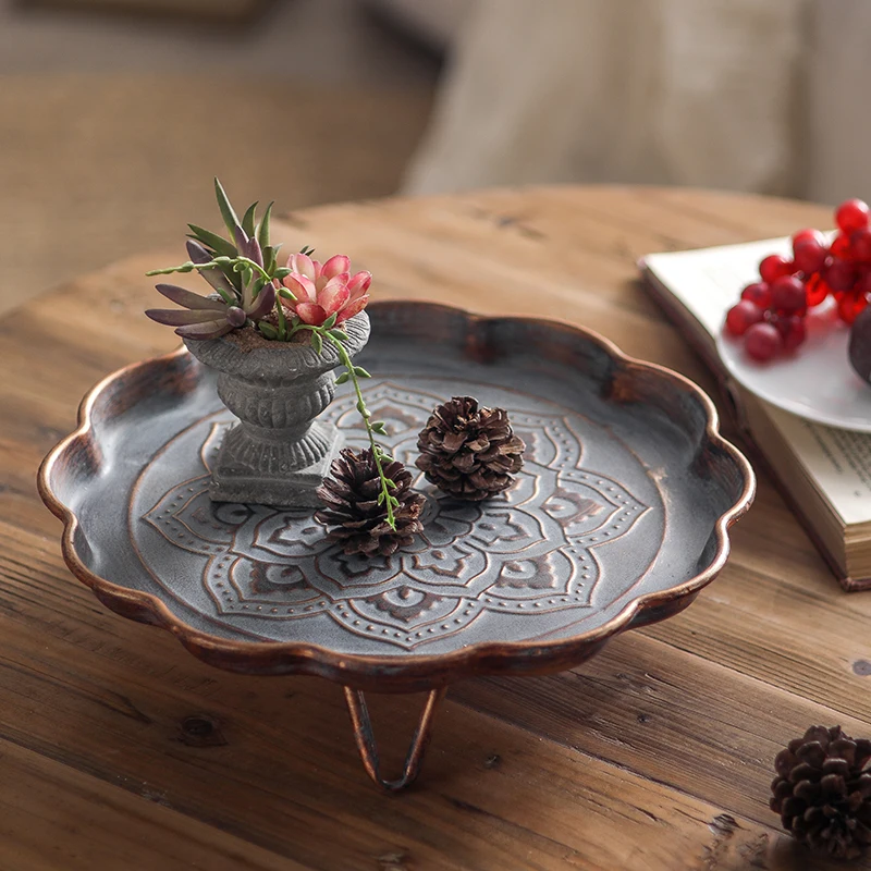 

Железный поднос в стиле ретро, резные антикварные металлические тарелки, поднос для фруктового десерта, реквизит для фотографий, металлические изделия ручной работы