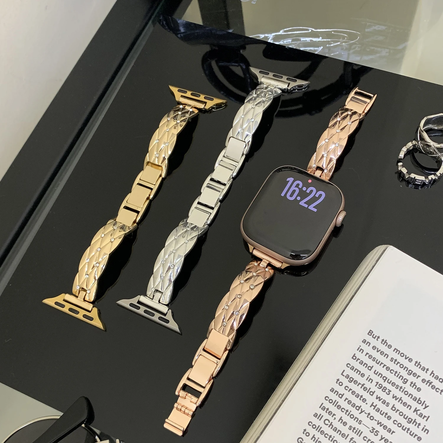 

Ремешок для Apple Watch 38/40/41/44/45/46/49 мм с бриллиантовой инкрустацией, модный женский ремешок для iWatch S10 в стиле Light Luxury Niche.