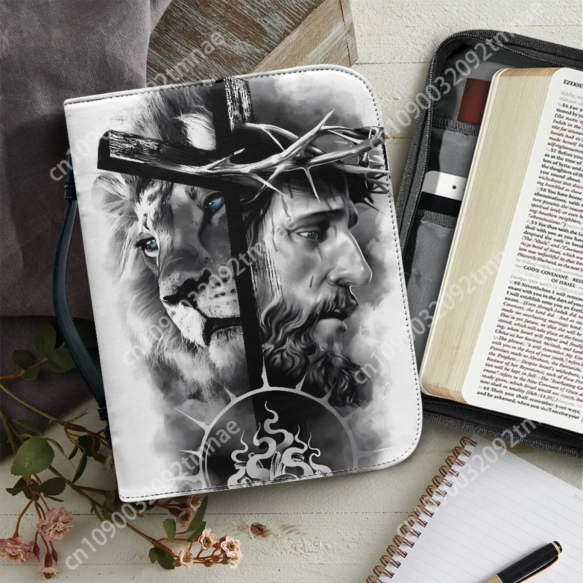 

Jesus and Cross Lions Custom Leather Bible Cover Case for Women Church Christian Zippered Handle Bible Bags Women's Handbags