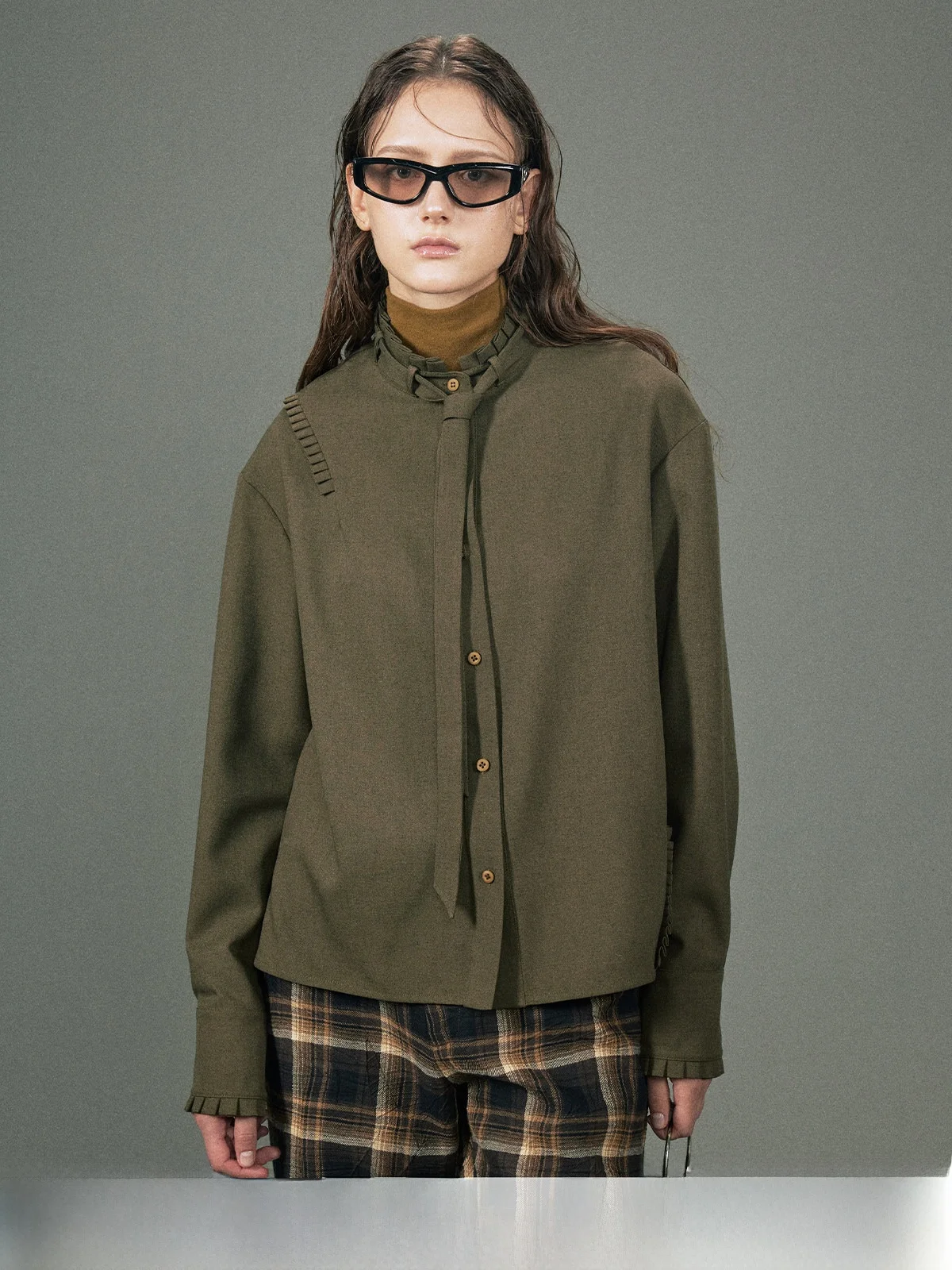 

Оригинальный дизайн, юбка с длинными рукавами и разрезами, повседневный топ NOCAO PROJECT, смесь полиэстера, удобная ткань, детали с пуговицами