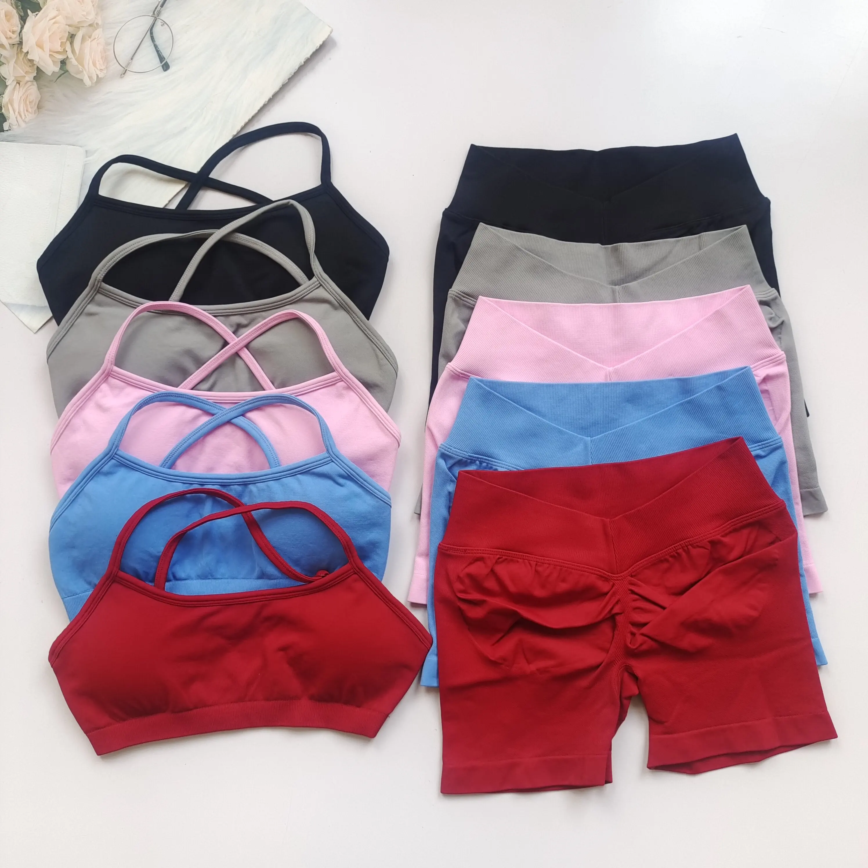 Seamless Yoga Sports Set for Women, V-Shaped High-Waisted Butt-Lifting Fitness Shorts, Shock-Proof Push-Up Sports Bra