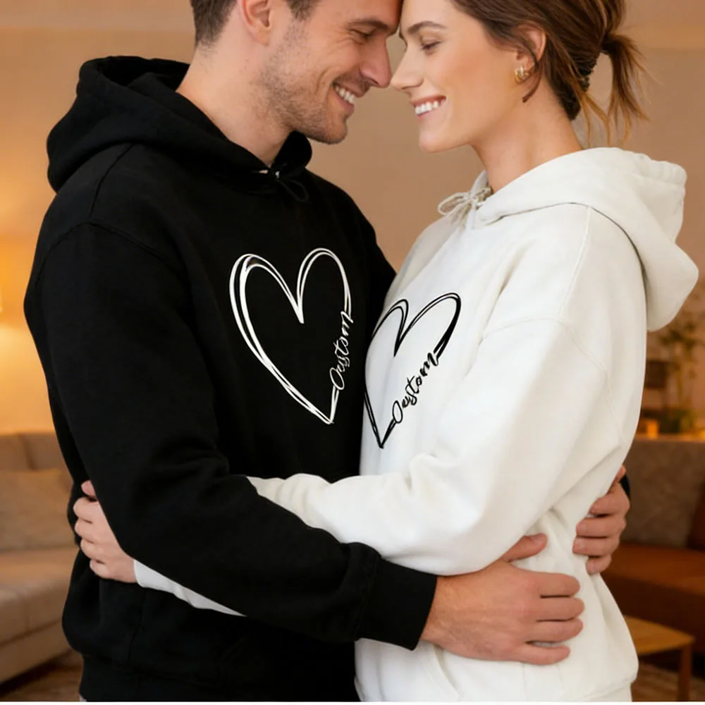 Personalisierter Paar-Kapuzenpullover zum Valentinstag, individueller Name, Herz-Sweatshirt, süßer passender Liebhaber-Pullover, weicher, langlebiger Fleece-Hoodie