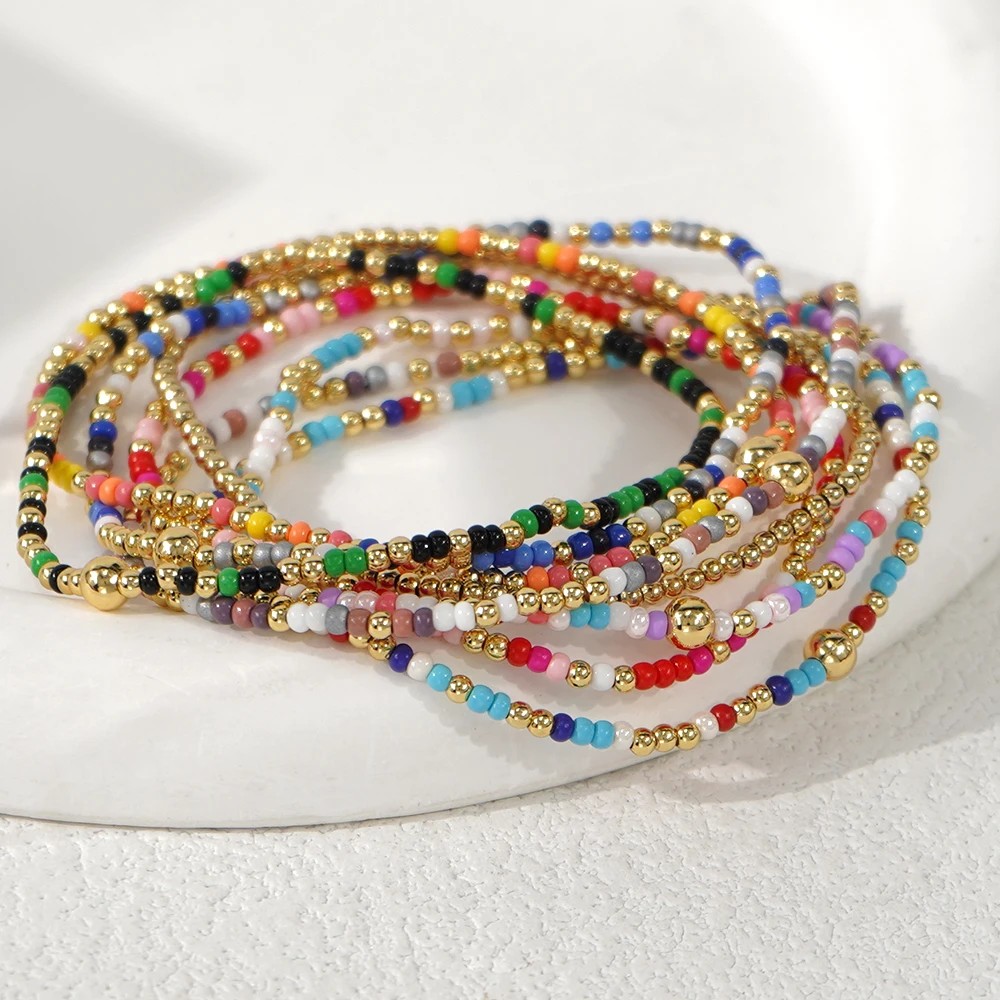 مجموعة أساور مطرزة ملونة قابلة للتكديس 8PS - طلب ألوان عشوائي، عناصر ذهبية مناسبة للنساء لارتدائها في عيد الهالوين