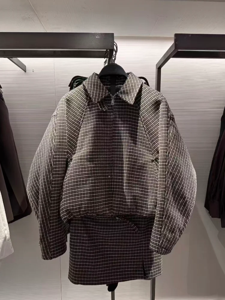 

2025 Winter New Arrival Women's Pilot Jacket Coat Plaid Pattern Small Fragrance Style Casual Straight Leg Polyester Fiber