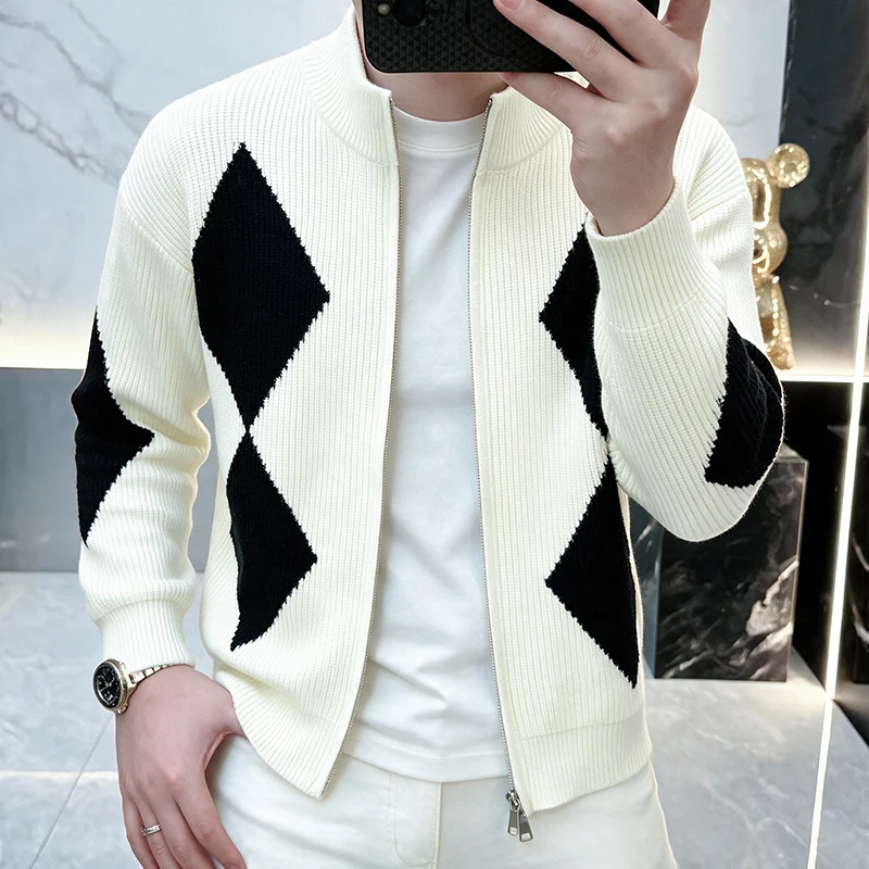 2026 New Fall Winter High End Luxury Knit Cardigan Man Thick Warm Mens Sweatercoat Korean Fashion Argyle Male Zipper Jacket Coat