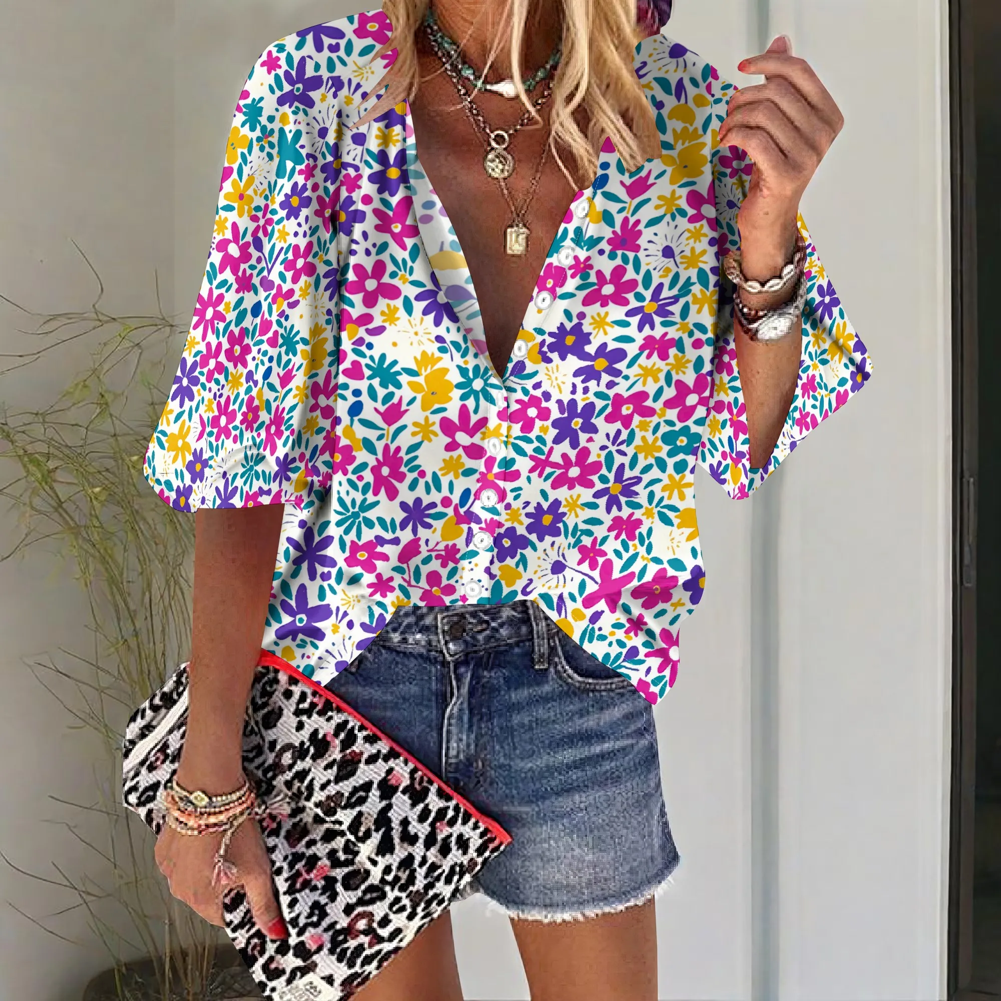 Рисунок 2 - Женские рубашки на пуговицах с цветочным узором