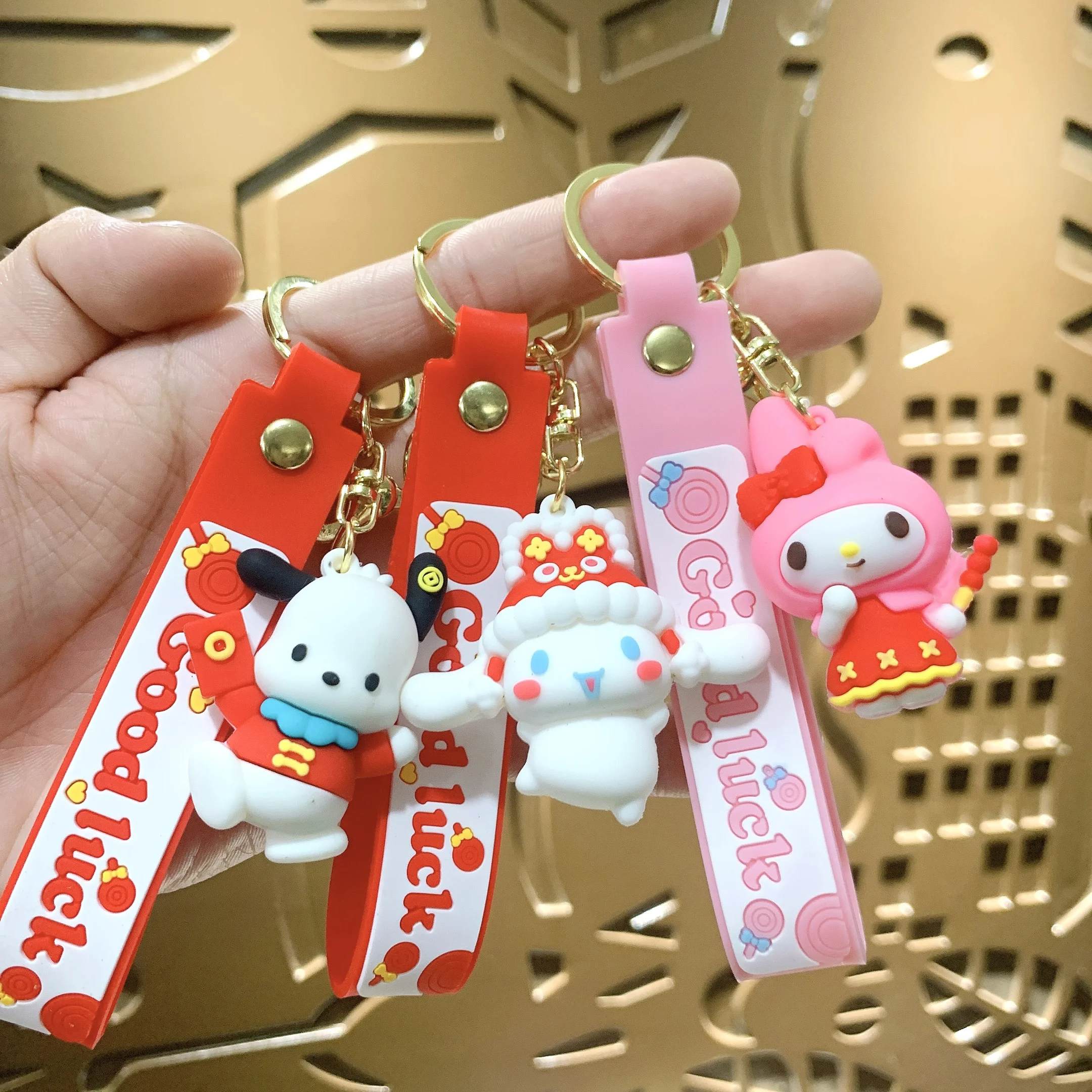 

Sanrio новогодняя серия Kuromi, маленькие мультяшные брелки, милые плюшевые подвески, подвески для сумки, автомобильные брелки, фигурка, очаровательная сумка, аксессуар