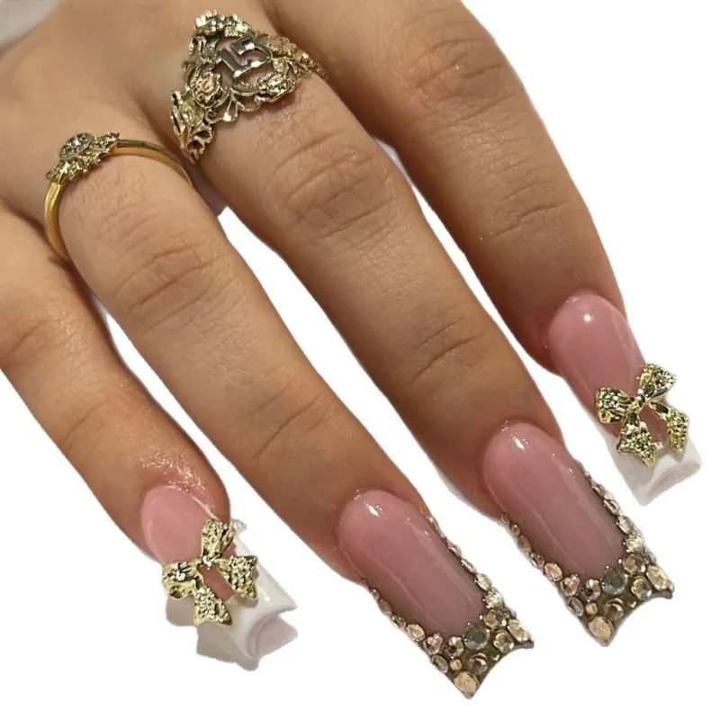 24-delige groothandel opdruknagel witte Franse tips met gouden vlinderontwerp en fonkelende steentjes - perfect cadeau voor vrouwen