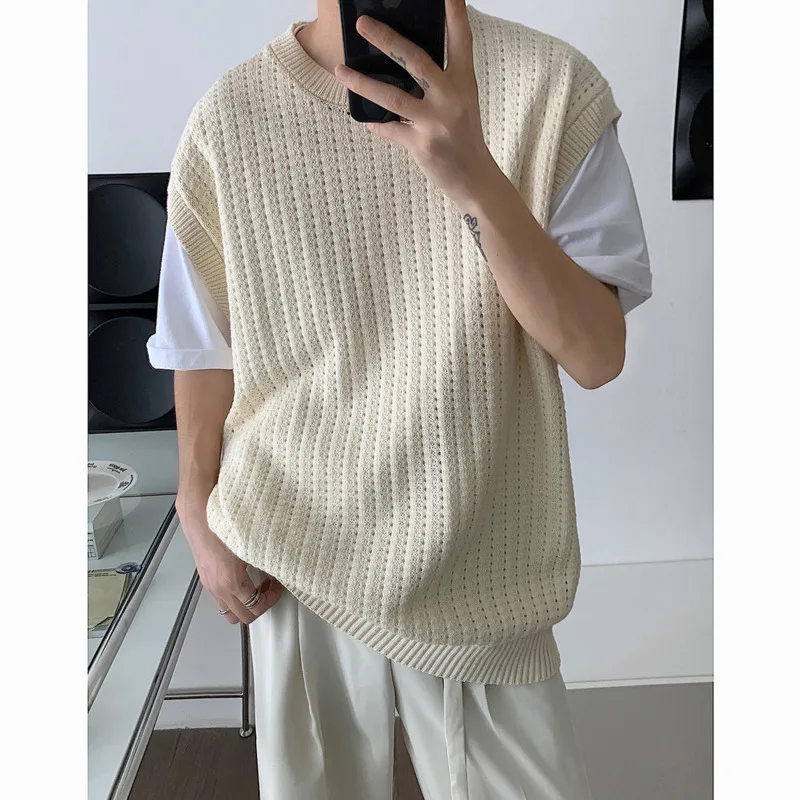 Autumn Apricot Black Sweater Vest Men Warm Fashion Casual Knit Pullover Men Korean Loose Sleeveless Crewneck Sweater Mens Jumper