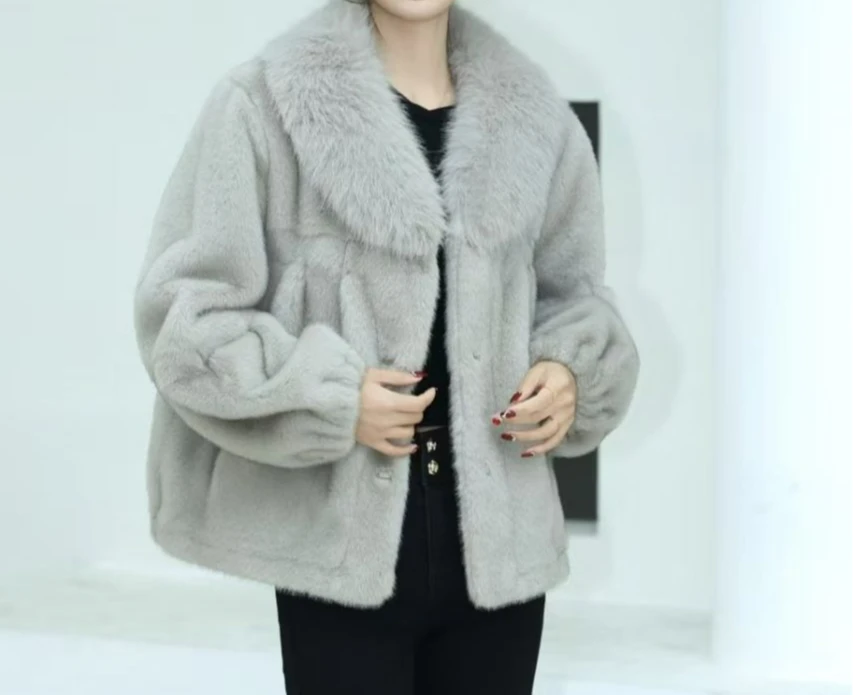 

2025 Autumn and Winter New Women's Coat High Quality Light Luxury Elegant Temperament