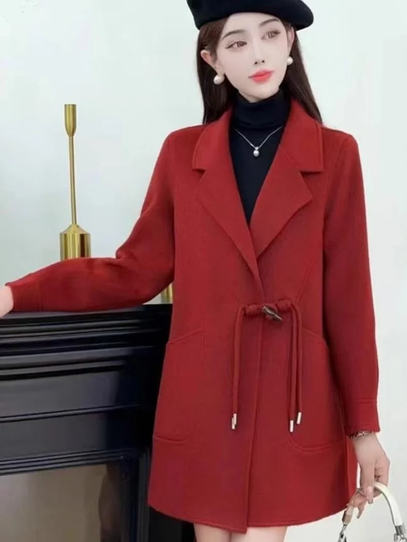 سترة صوفية مزدوجة الجوانب للنساء لخريف وشتاء 2025 موضة منتصف إلى طويلة فضفاضة تناسب أزرار القرن دعوى طوق علوي W860