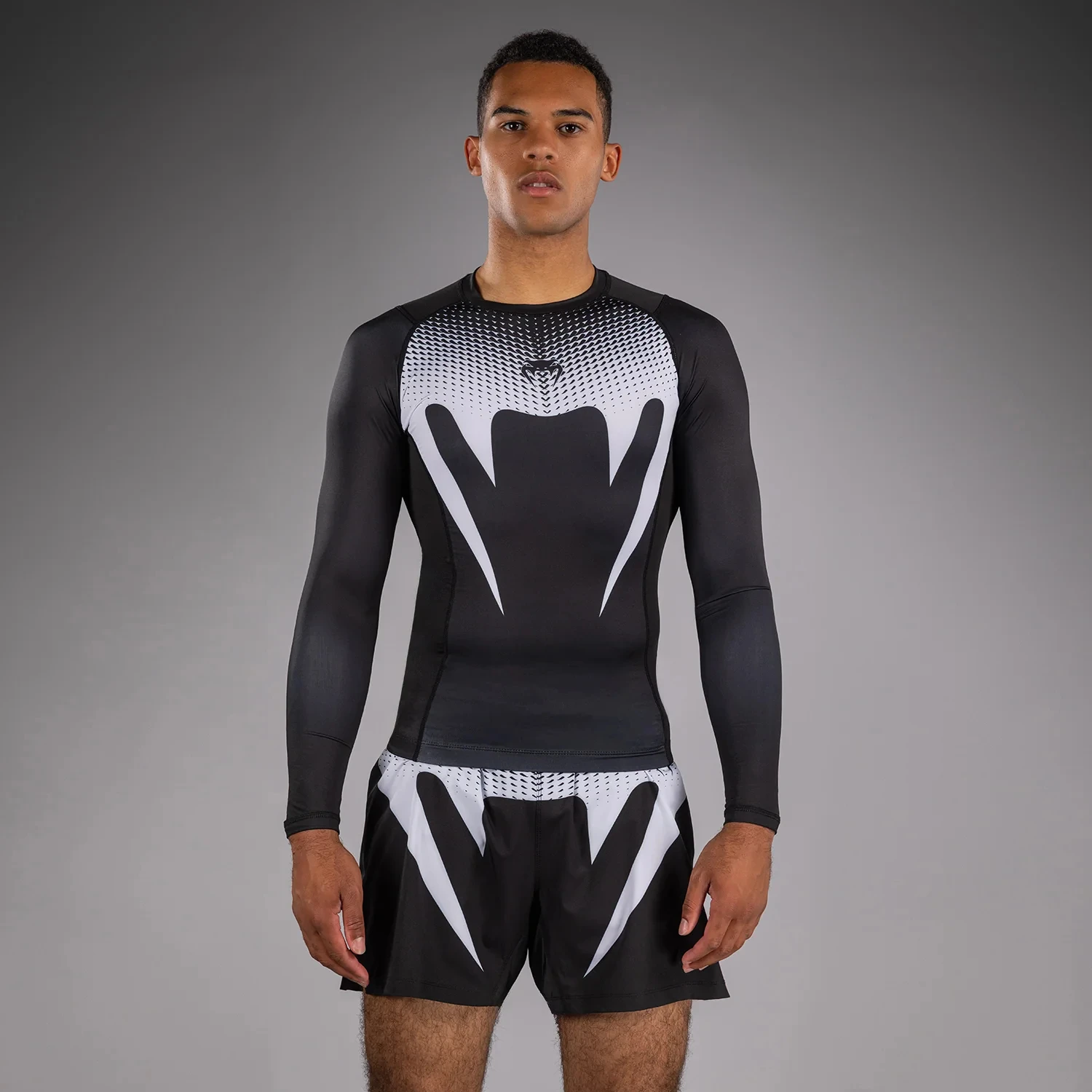 Camiseta de manga larga de secado rápido Venum No Gi para entrenamiento físico, ajustada, para deportes extremos, nueva colección otoño e invierno 2026