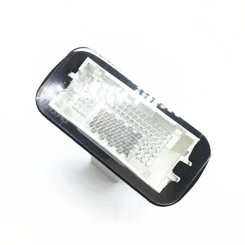 Suitable for Dongfeng DFM Fengshen A30 AX3 Yixuan AX7 rear license plate lamp and rear license plate lamp