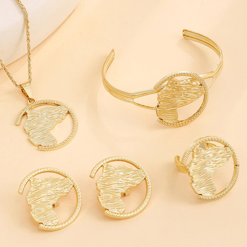 

Vintage 4PCS Jewelry Set Necklace Earrings Bracelet Ring Retro Cuff Bangles Jewelry for Women Fashion Rings Elegant Earring Gift