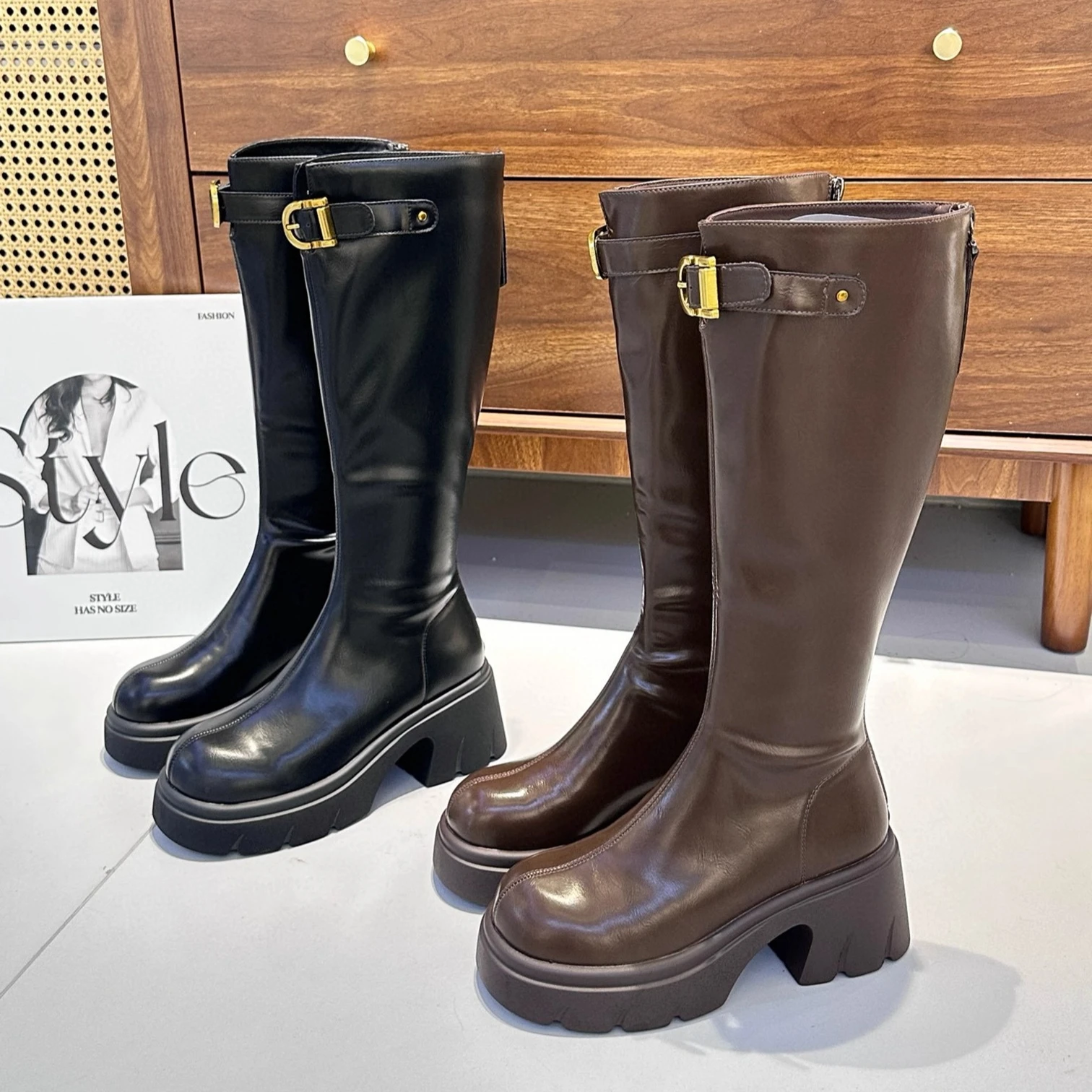 

New Arrival Short-Heeled Knee-High Thick-Sole Boots for Women Pair with Dresses Metal Buckles Slimming High-Top Riding Boots