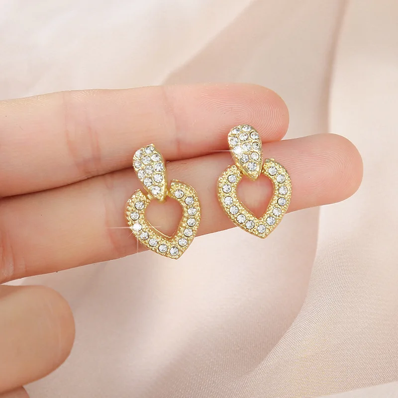 Needle Sweet Color Crystal Love Pearl Earrings Women's Net Red Earrings Heart-shaped Temperament Simple Earrings Fashion