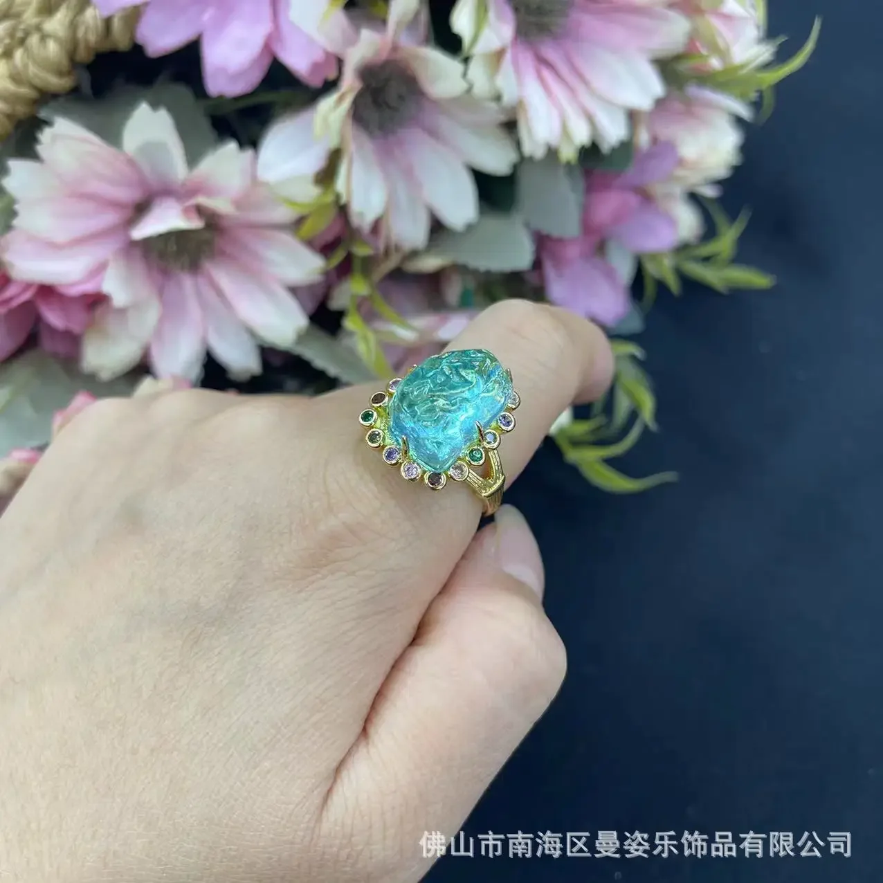 New colored gemstones inlaid with second-generation aquamarine jewelry exquisite live color-preserving rings niche high-end je