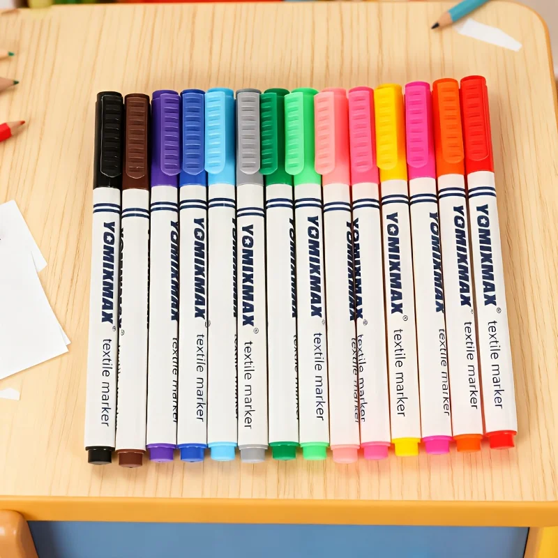 8 Fabric Painting Pens, Coloring Pens, Art Supplies, Colored Pens That Are Washable and Do Not Fade, Suitable for Creative Crafts, Painting Activities, T-Shirts, Shoe Graffiti, Fabric Decoration, Art Creation, and Craft Enthusiasts