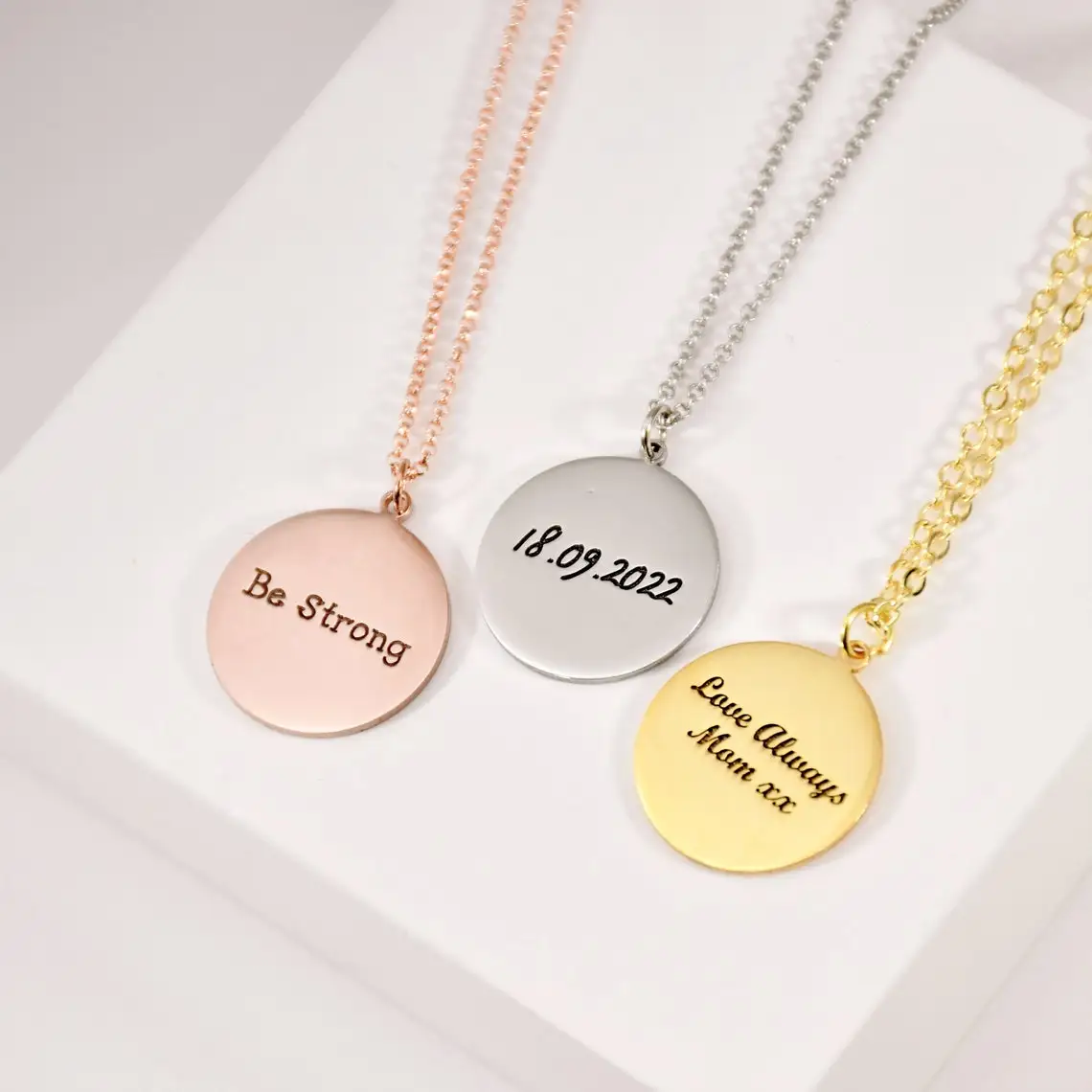 Personalized Birth Month Flower Necklace Custom Engraved Names Date Stainless Steel Outer Hole Round Pendant Gift for Women