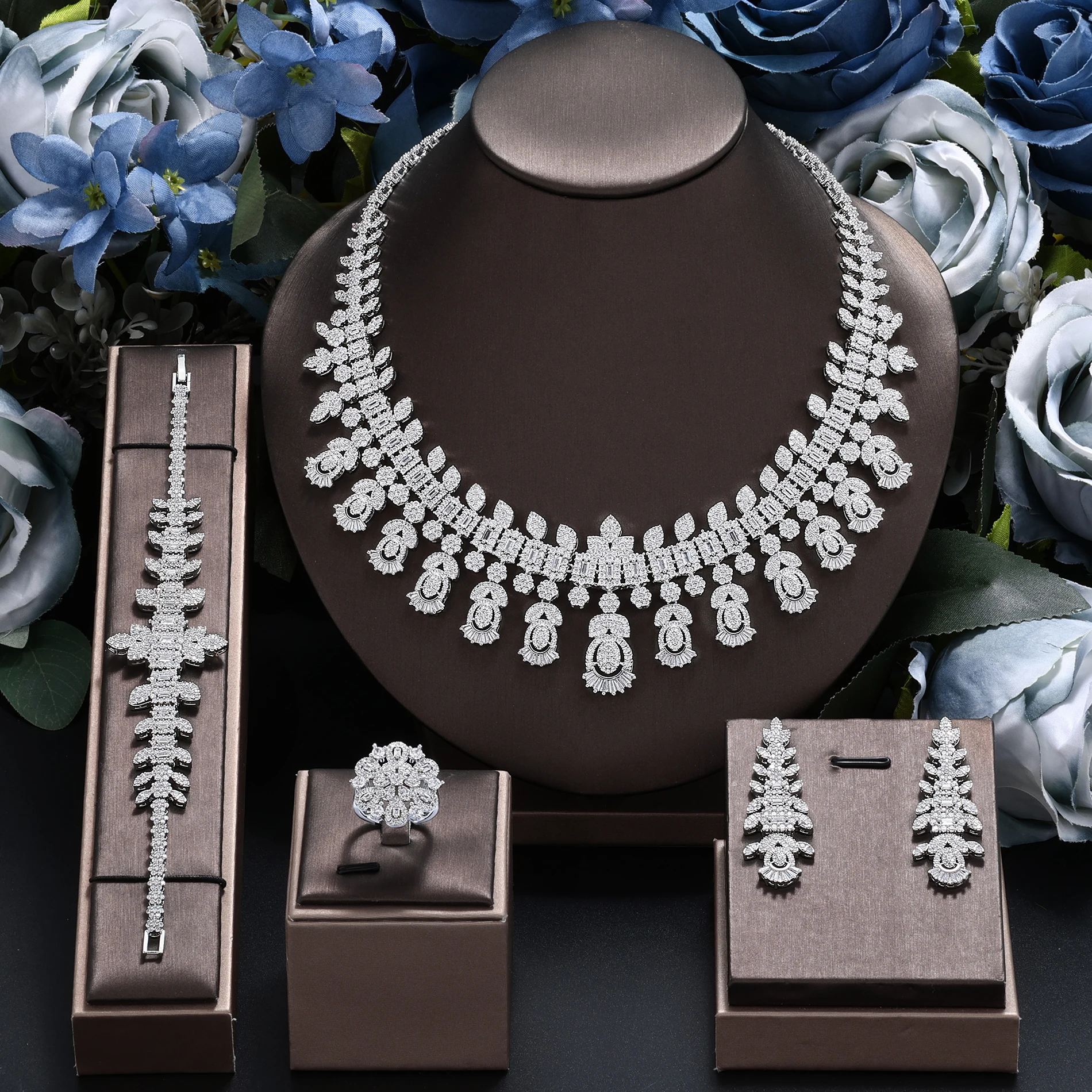 

2024 New Luxury 4-piece Women's Wedding Jewelry Set Crystal Necklace Set Nigeria Dubai Jewelry Set