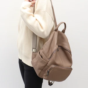 Echter und weicher Leder-Rucksack für Männer und Frauen, Mehrzipper-Taschen, feste Farbe, vielseitig, täglich lässiger, geräumiger Rucksack, Reisen, Reisen 10 Hauptverkaufskuh -Rucksack - №1