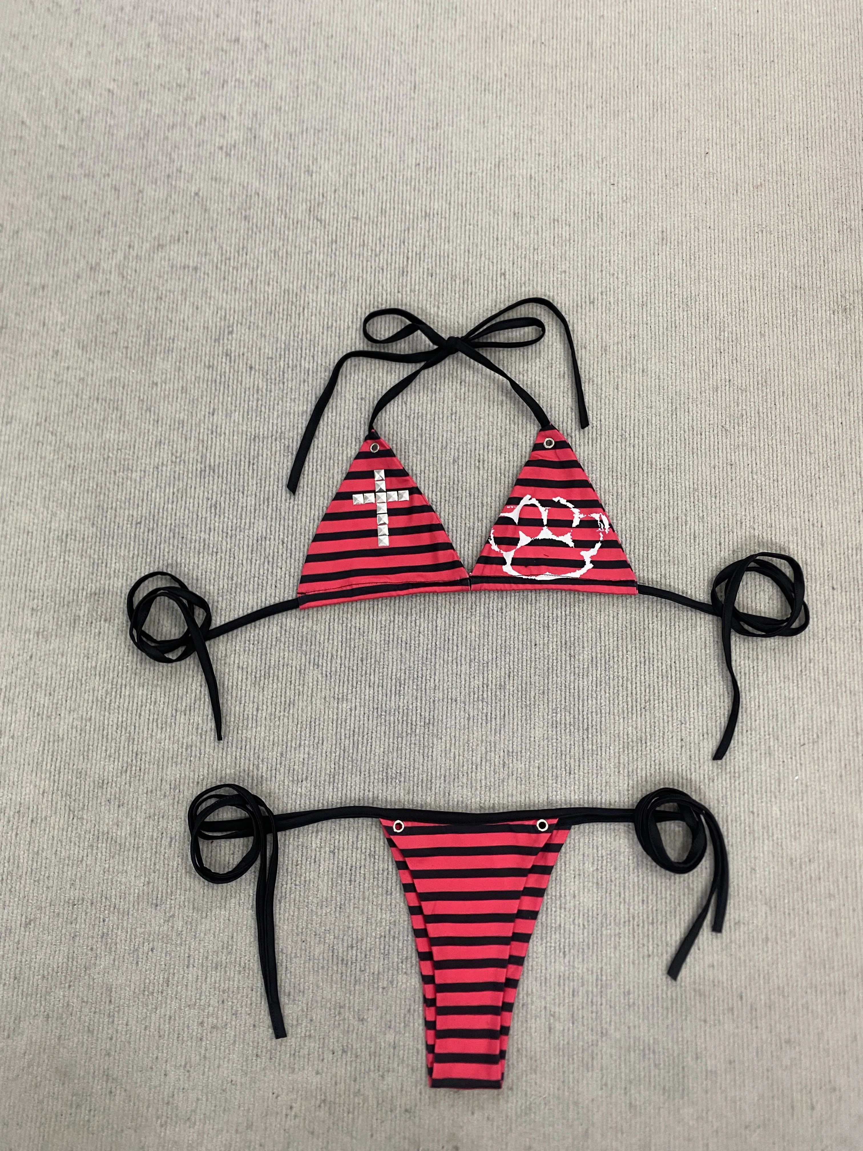 

European and American Y2K Red Black Stripe Printed Cross Bikini Set Summer Sexy HotGirl Sweet Cute Hanging Neck Strap Bikini Set