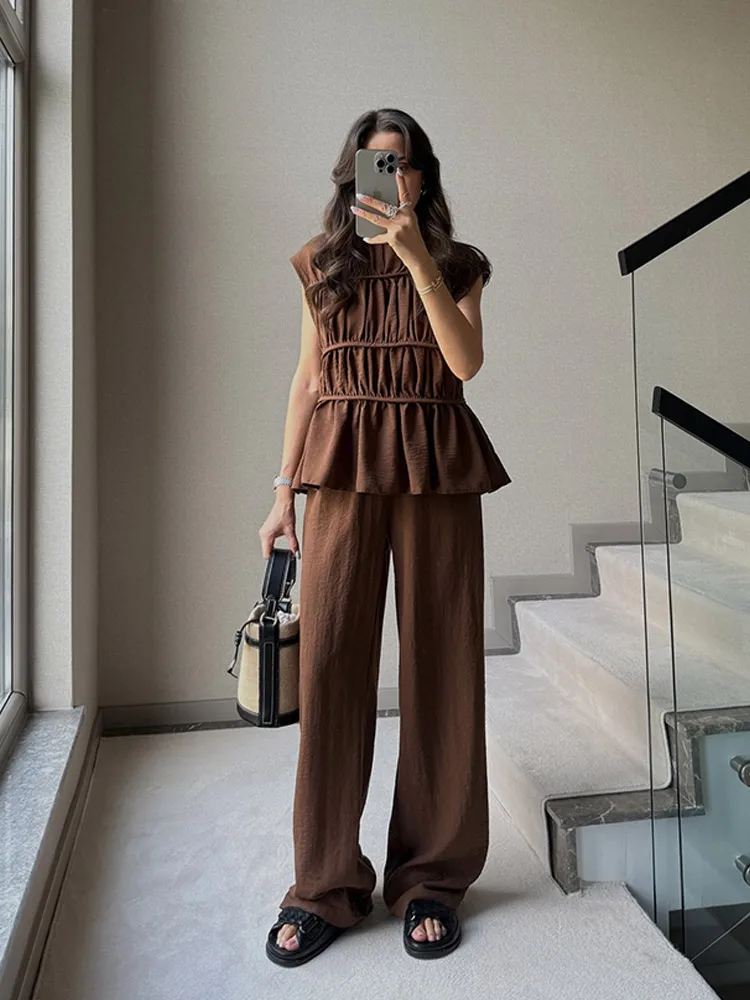 

2025 Fashion Brown Pleated Sleeveless O-neck Vest Pant Set Women Loose Wide Leg Pants Suits Summer New Vocation High Streetwear
