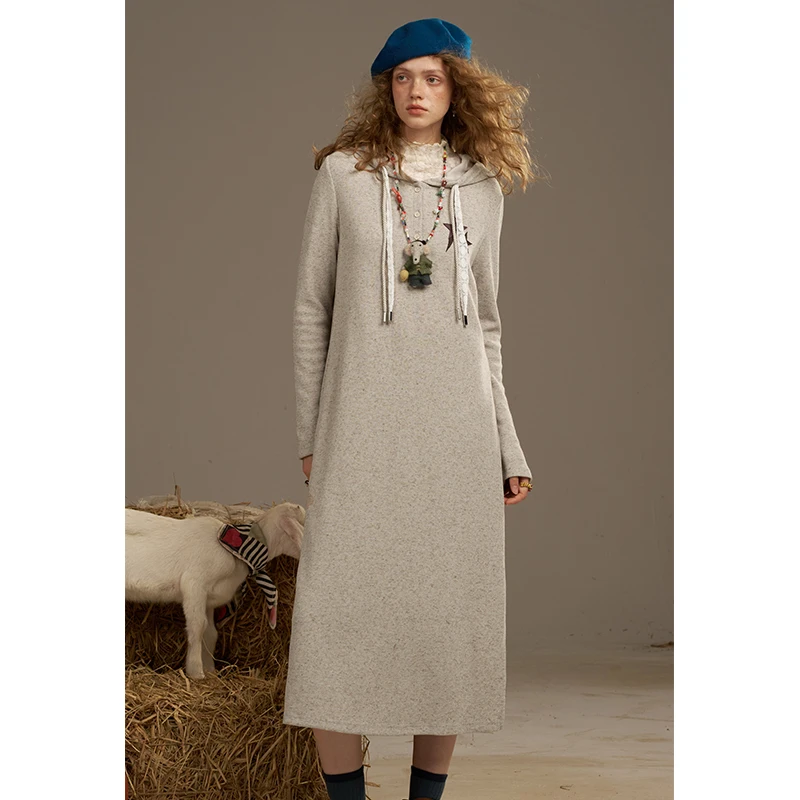 

ELFSACK 2025 Autumn New Arrivals Casual Soft Star Decoration Round Neck Sweatshirt Dress For Woman