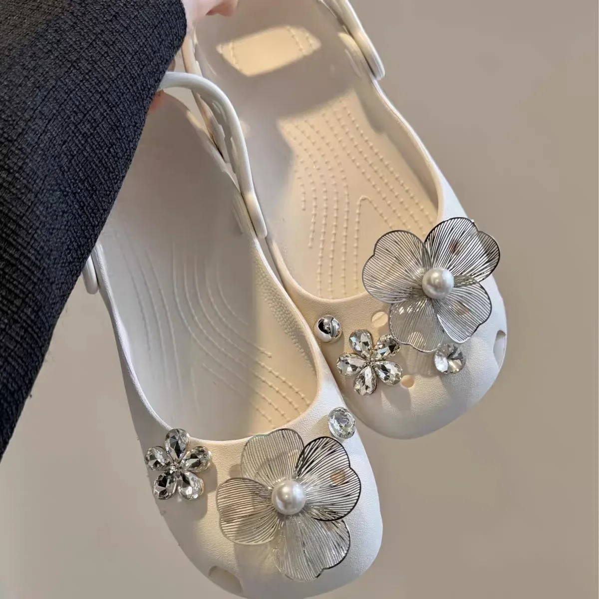7PCS Crystal Floral Shoe Charms Set for Ballet Clogs Summer 2026 Brand Hollow Out Metal Flower Shoes Decorations Accessories DIY