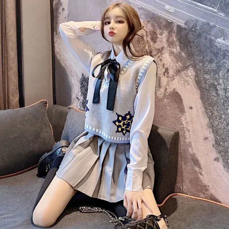 Uniforme escolar de estilo coreano japonés, chaleco de punto, Falda plisada, traje de moda de tres piezas, uniforme escolar diario Jk, Otoño e Invierno