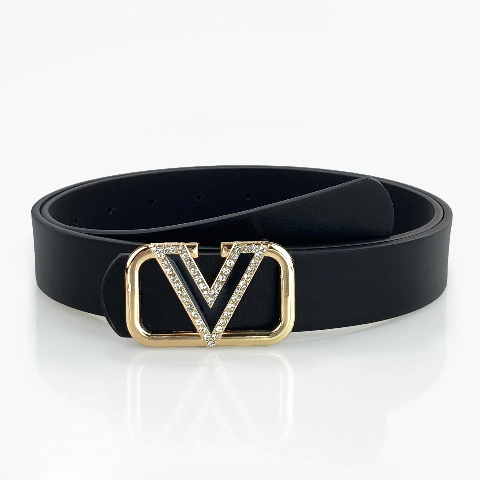 Женский ремень 2025 года с бриллиантовыми буквами и V-образными пряжками с высококачественным и модным поясом для женщин