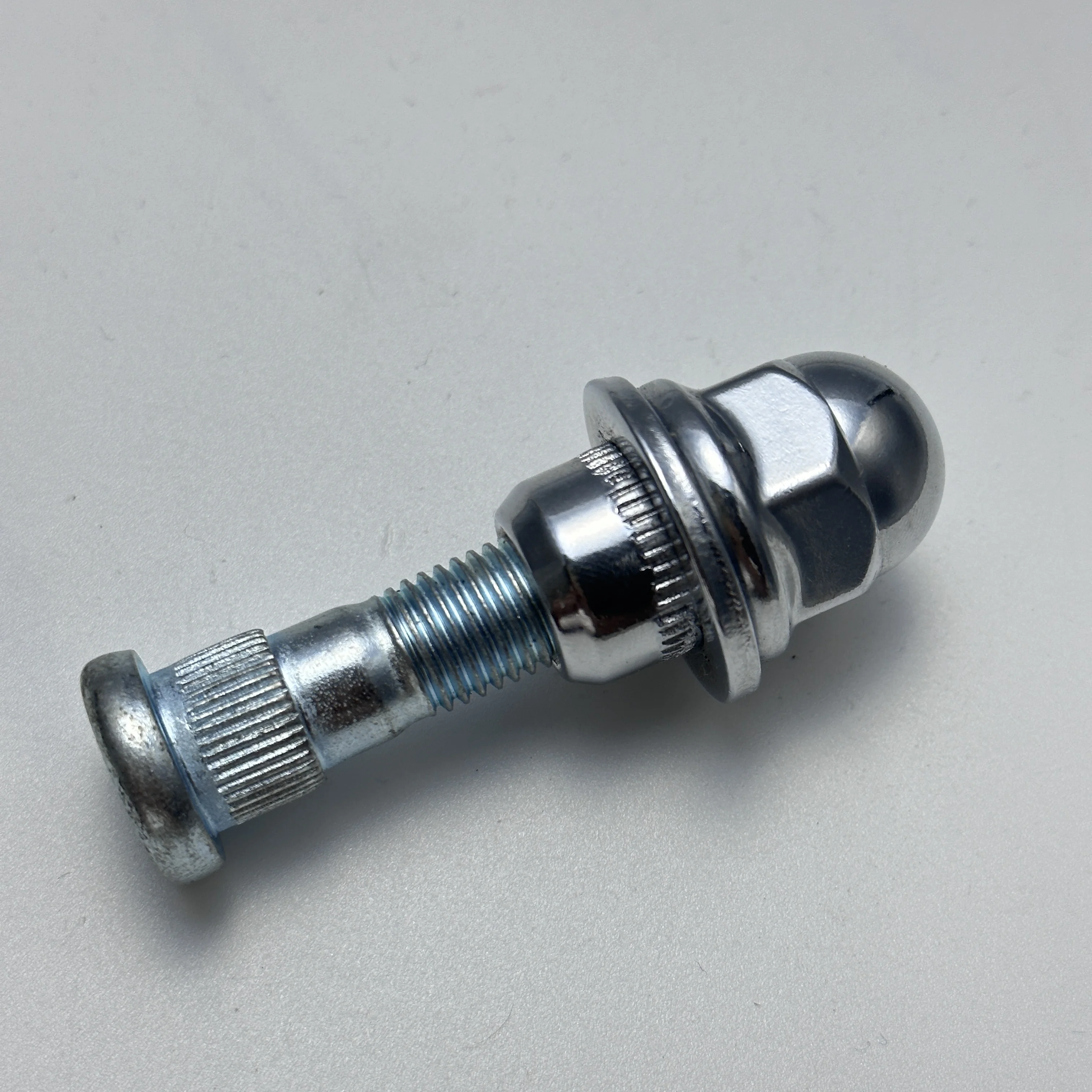 MB584750 MR455707 Wheel Hub Stud Bolt Lug Nut M12 For Mitsubishi Pajero Montero Shogun V31 V32 V33 V73 V75 V77 V93