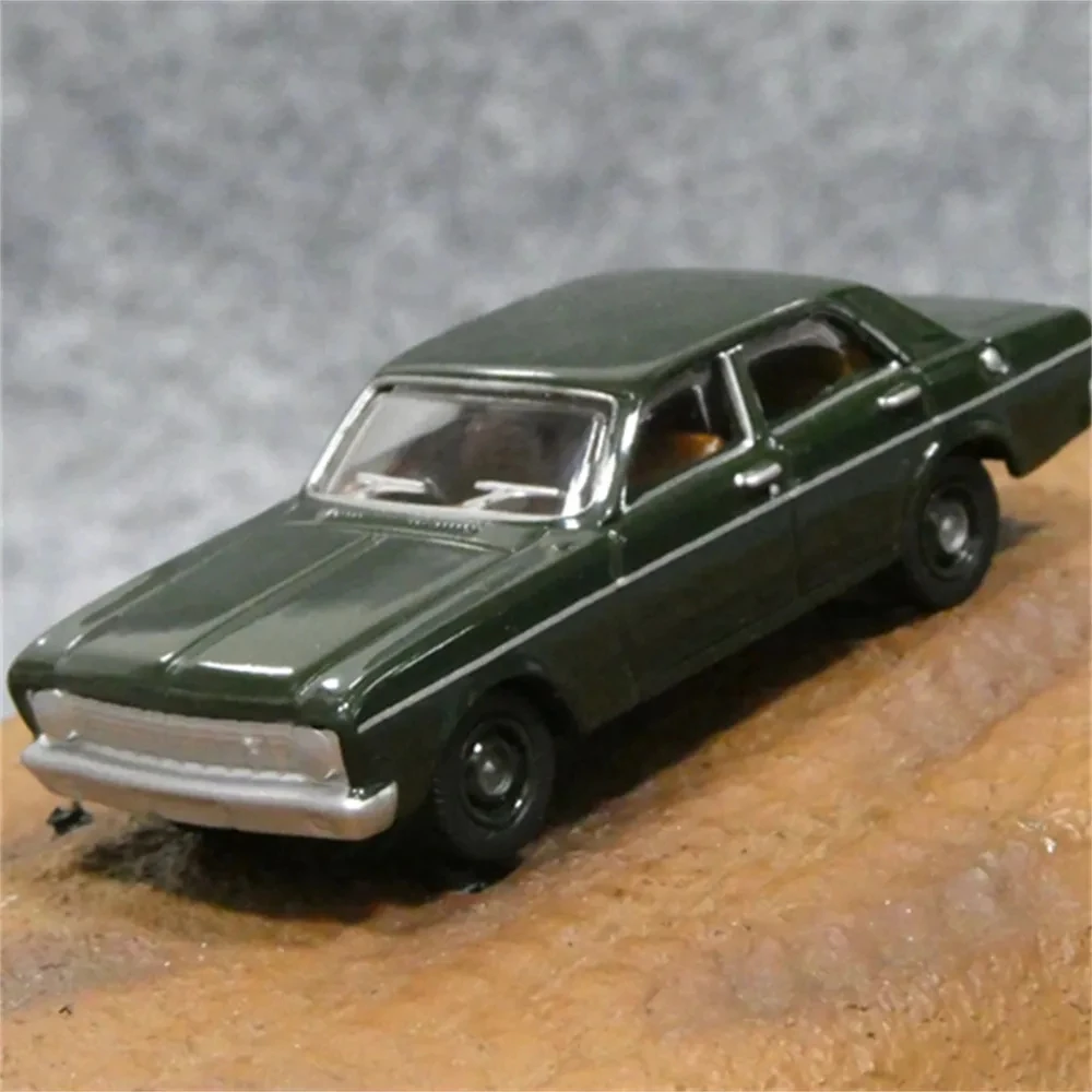 

1/87 HO Scale Alloy Car Model 1966 Falcon XR Sedan Muscle Car Model Train Scene Miniature Collection Sand Table Landscape